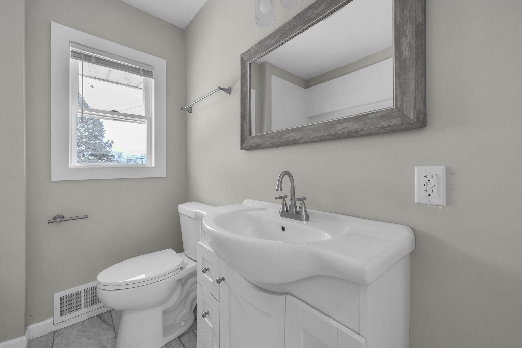 2560 Kenton Street, Springfield, Ohio 45505