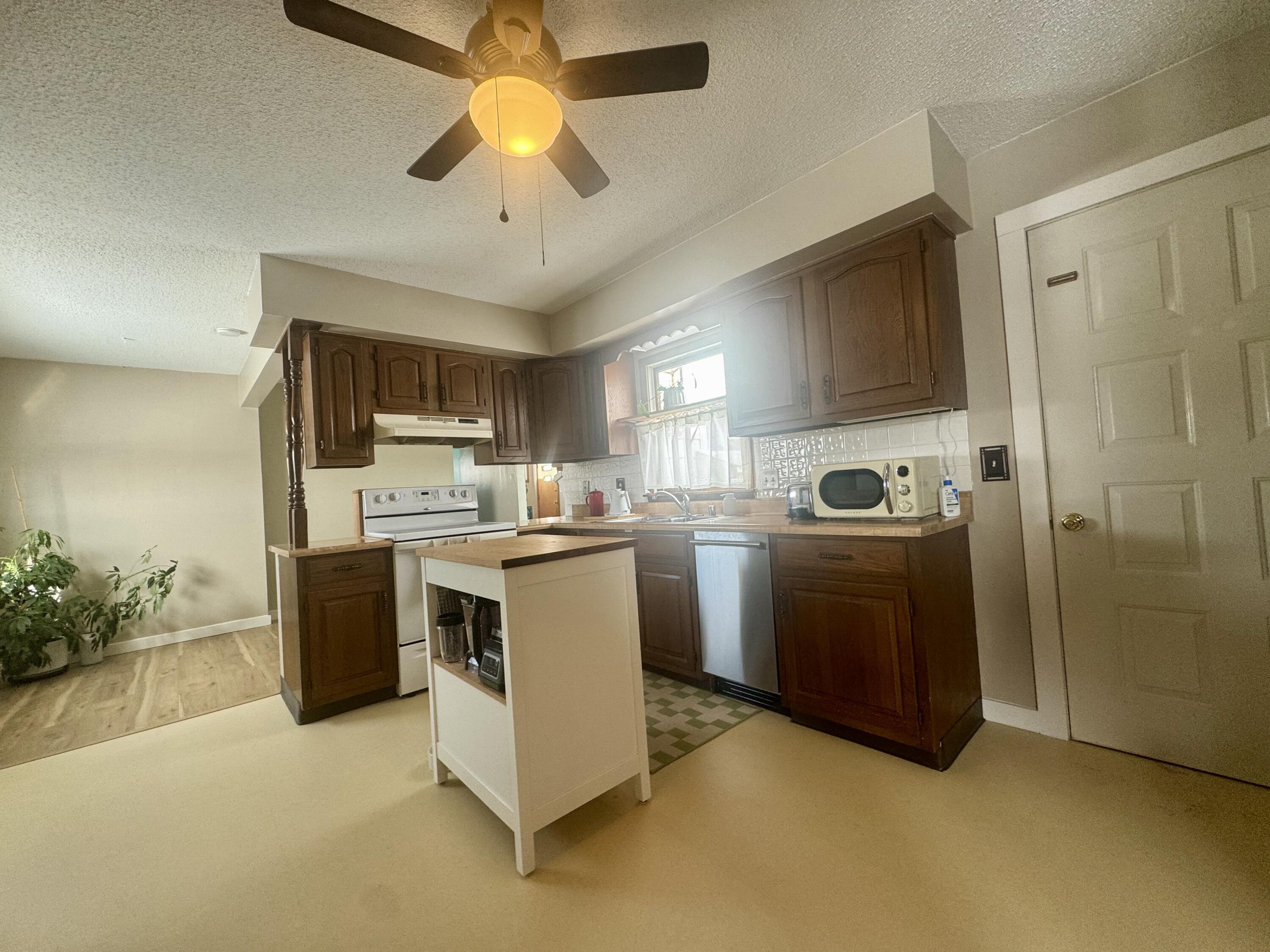 324 Westminster Street, Waynesfield, Ohio 45896