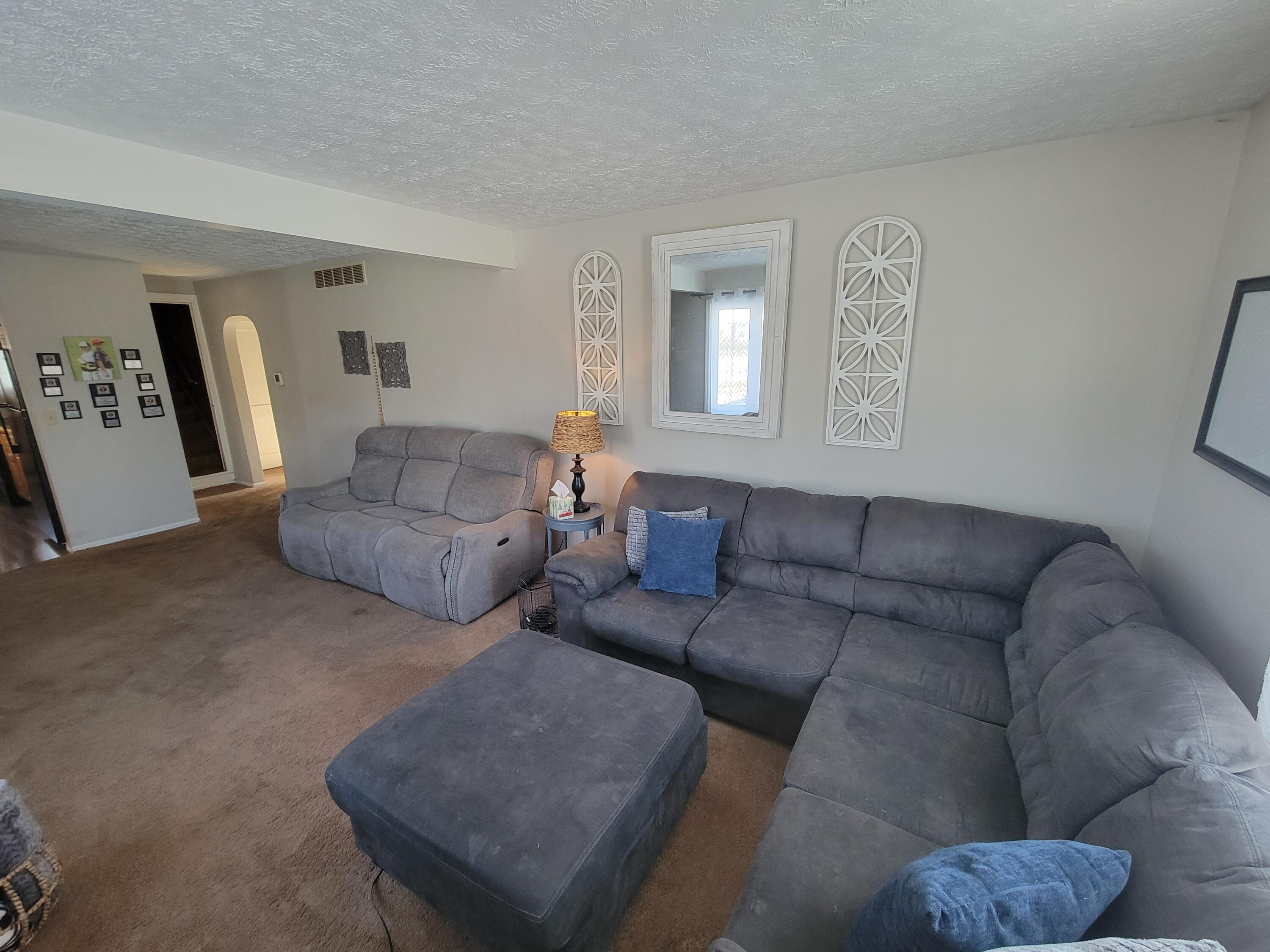 3891 New Carlisle Pike, Springfield, Ohio 45504