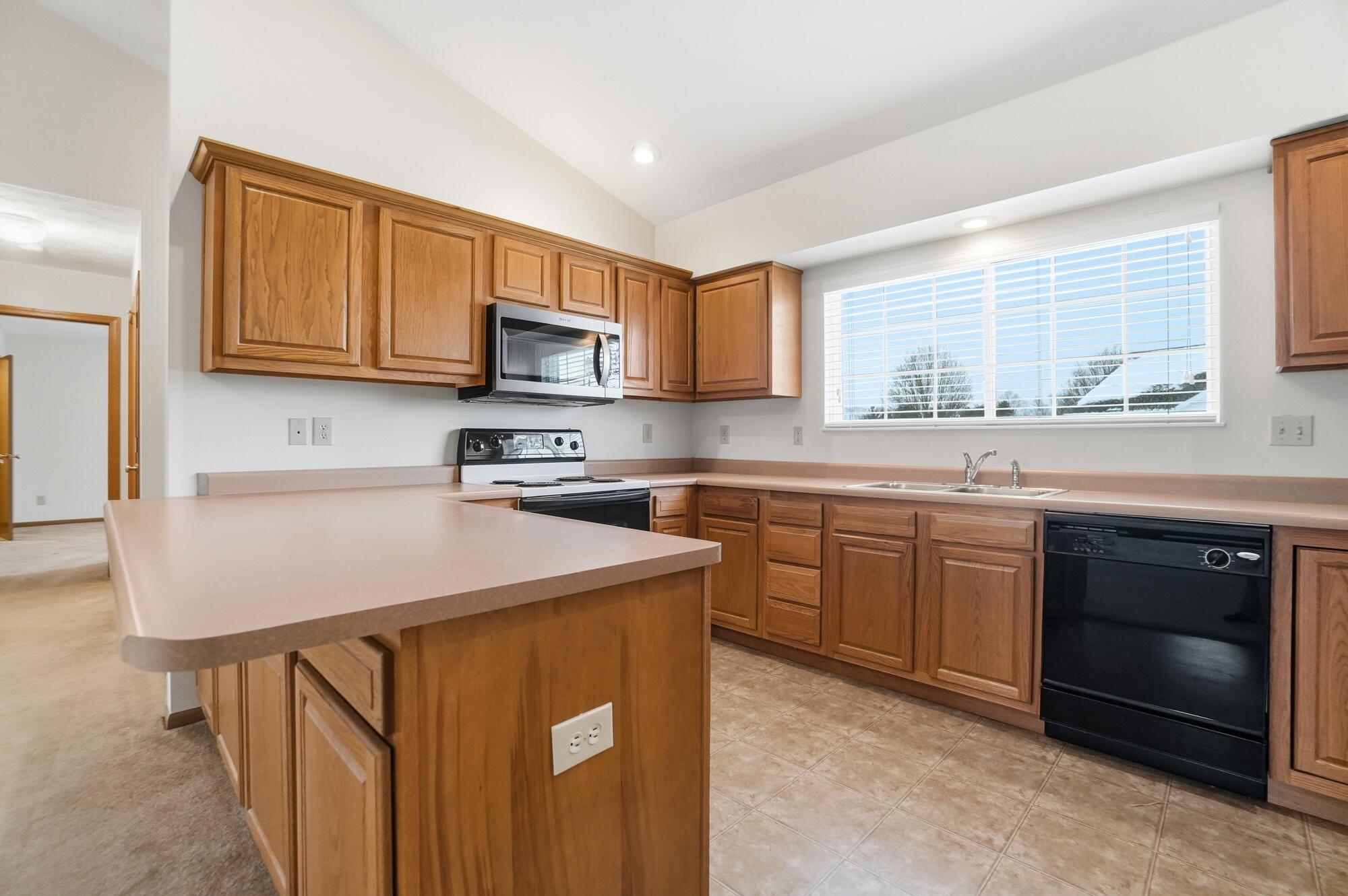 1711 Pinehurst Drive, Springfield, Ohio 45502