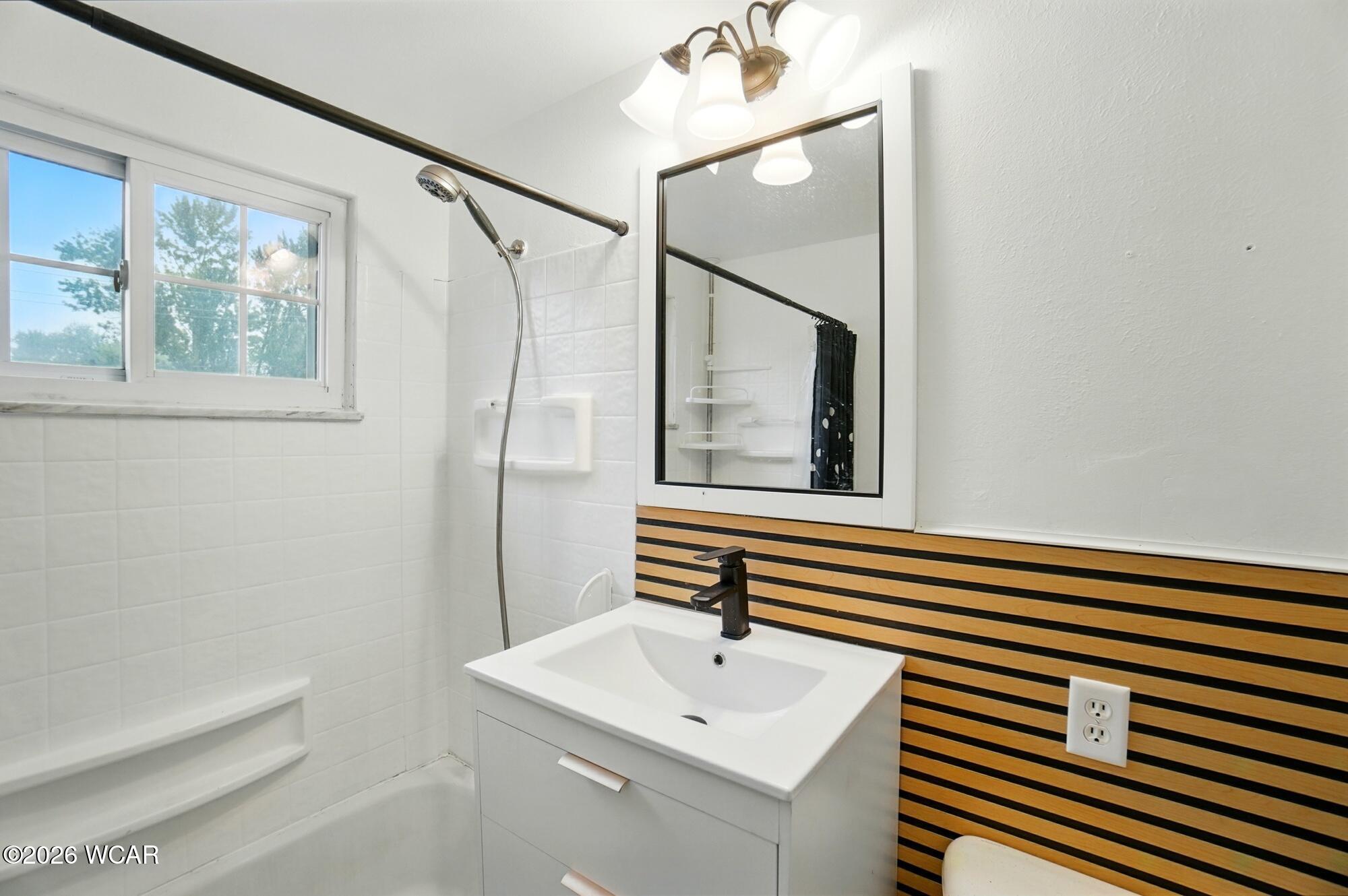 1572 Clinton Street, Defiance, Ohio