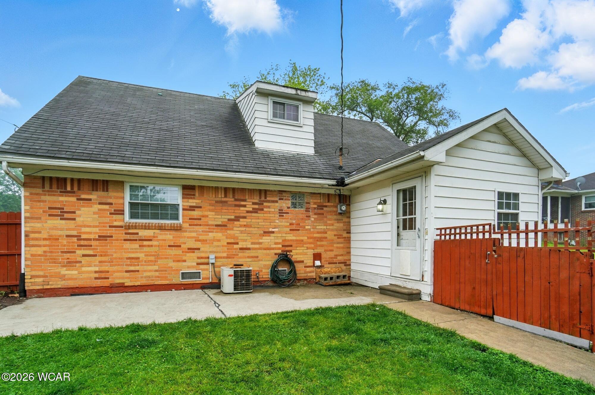 1572 Clinton Street, Defiance, Ohio