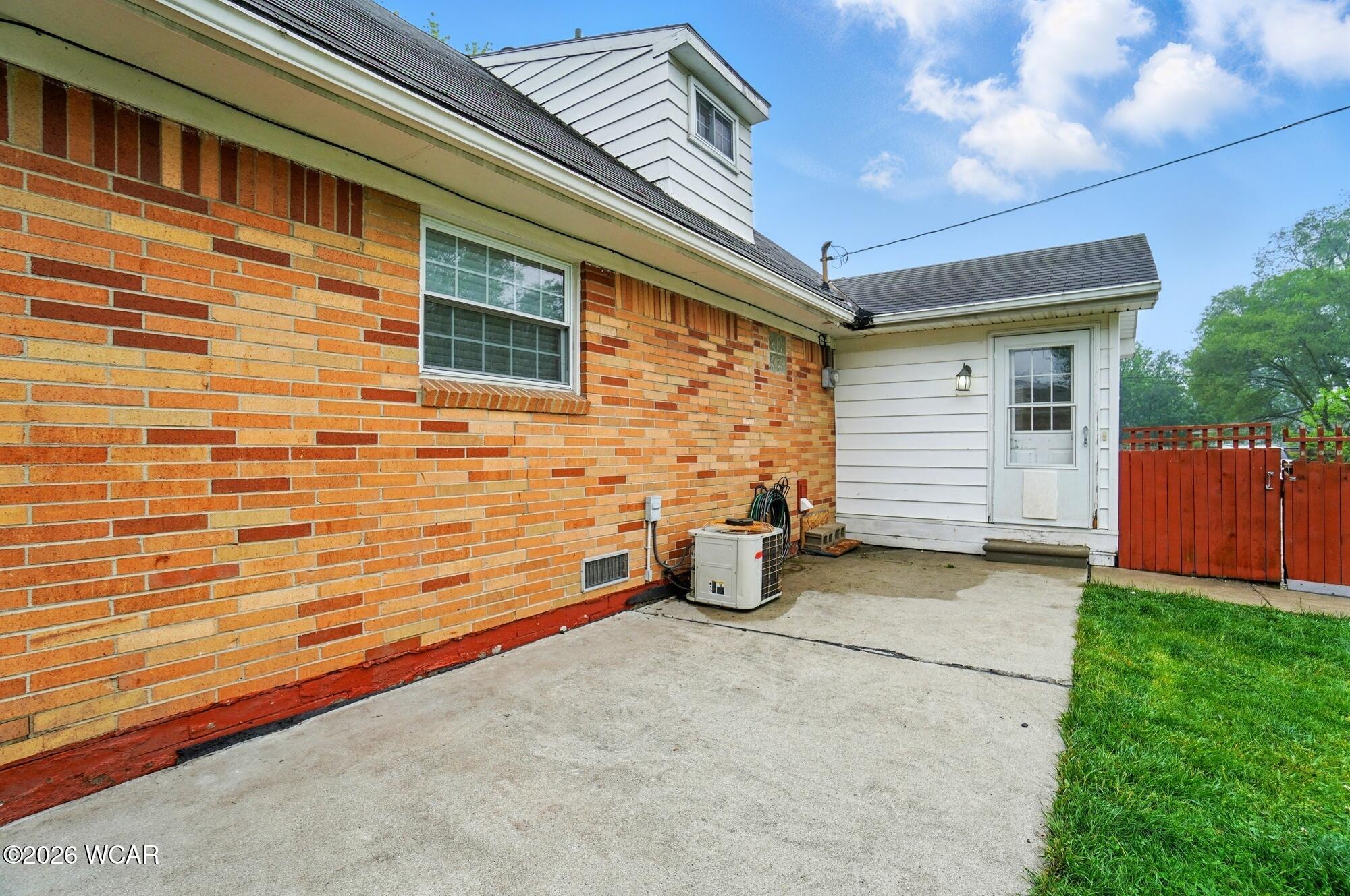 1572 Clinton Street, Defiance, Ohio