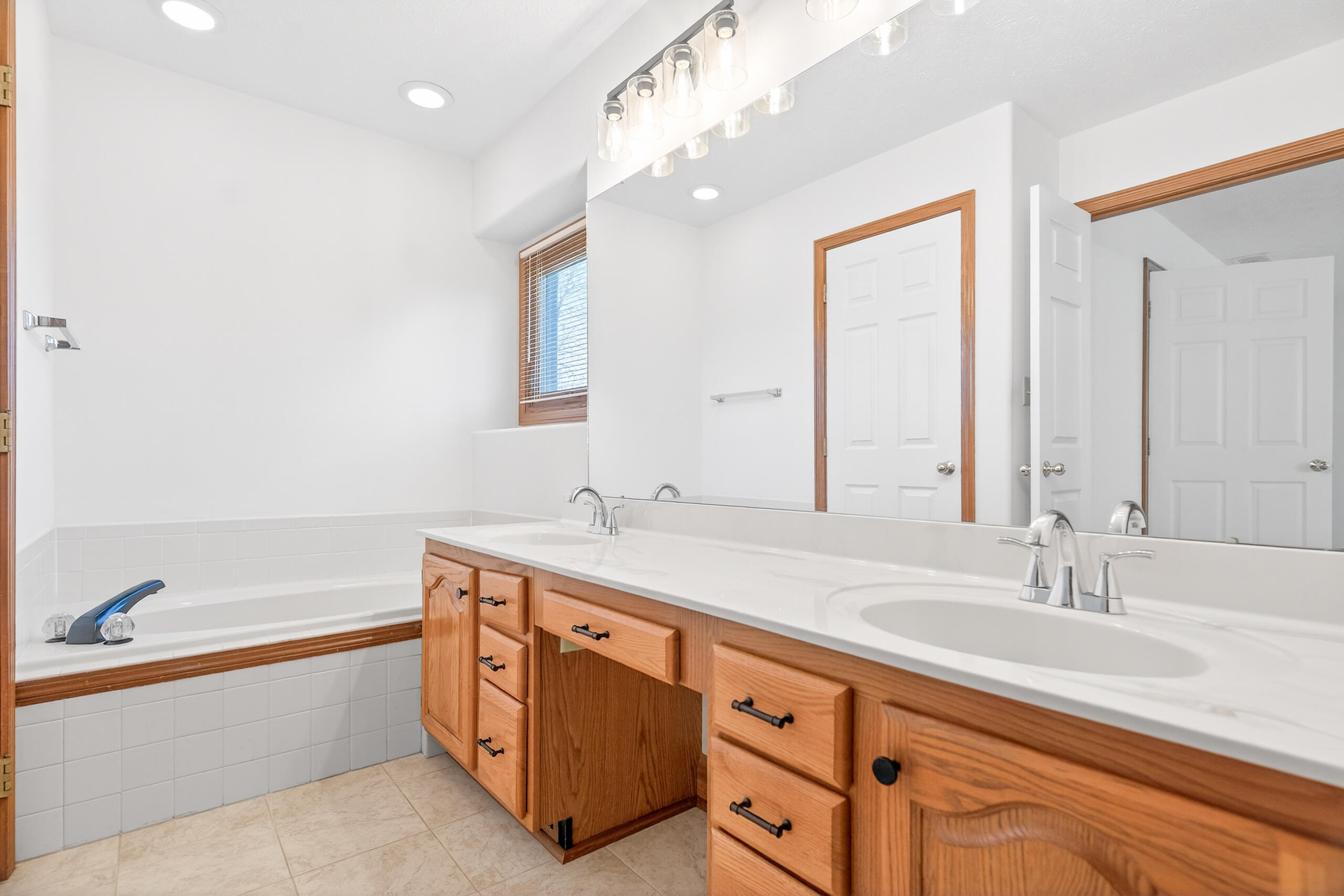 2591 Merrimont Drive, Troy, Ohio 45373