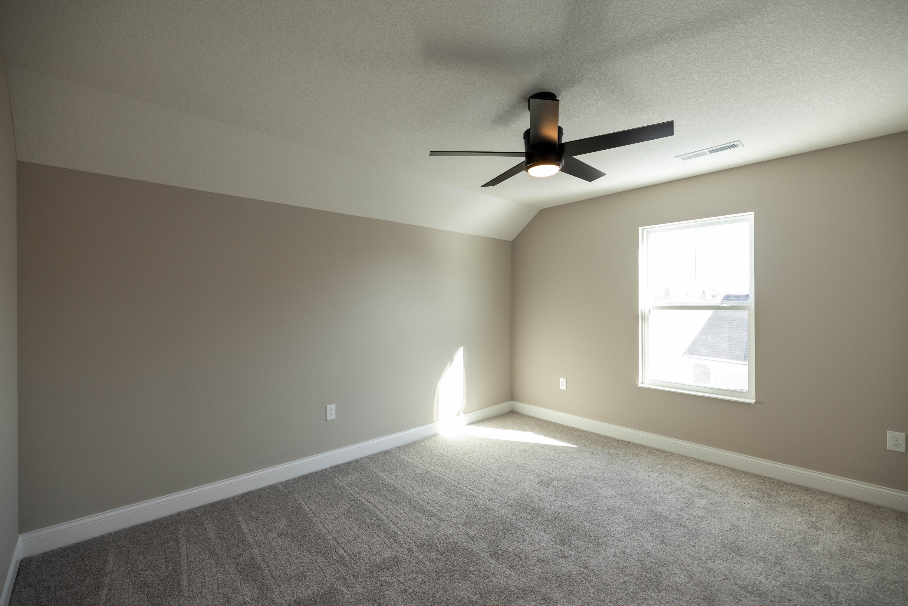 1505 Kingsgate Road, Springfield, Ohio 45502