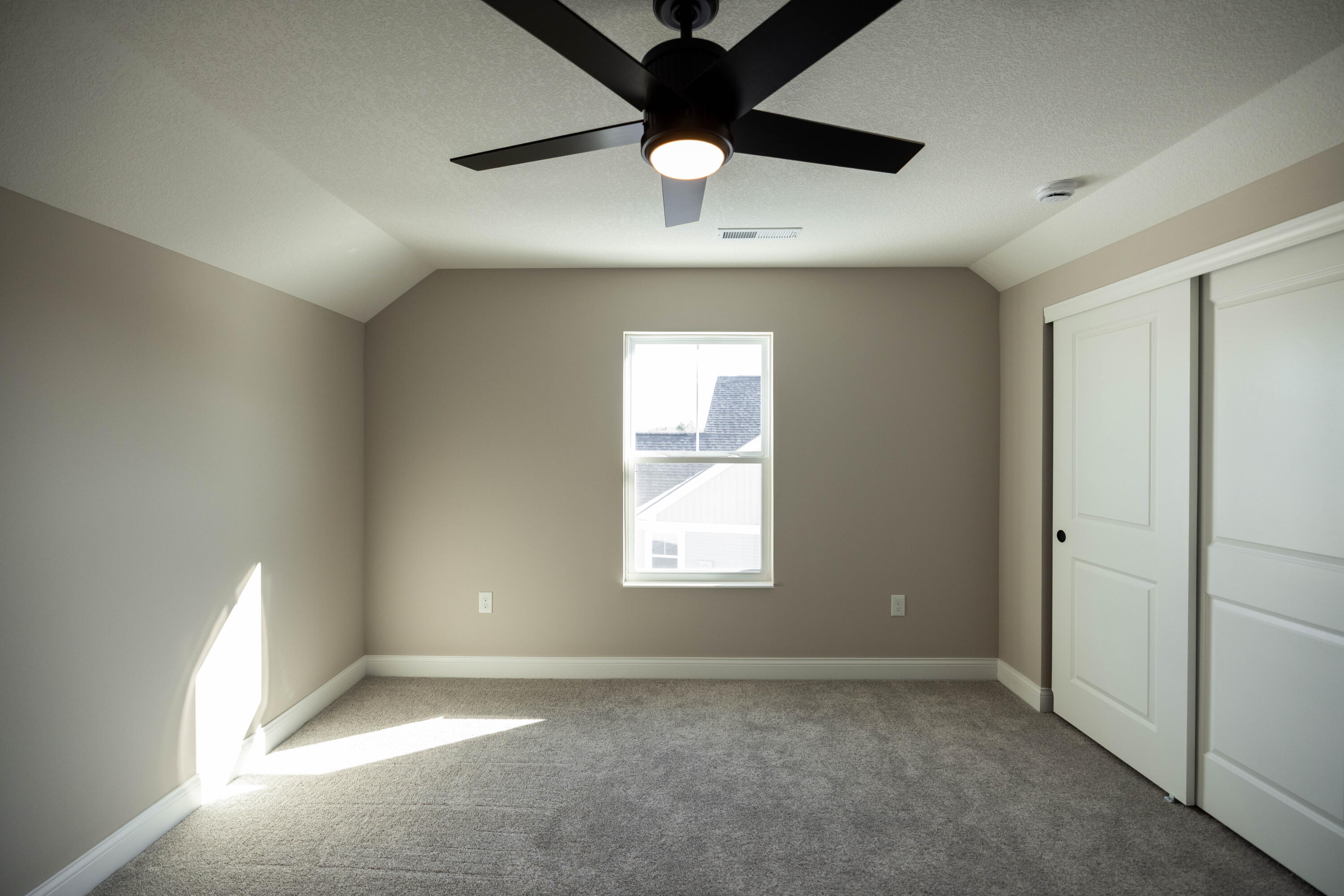 1505 Kingsgate Road, Springfield, Ohio 45502