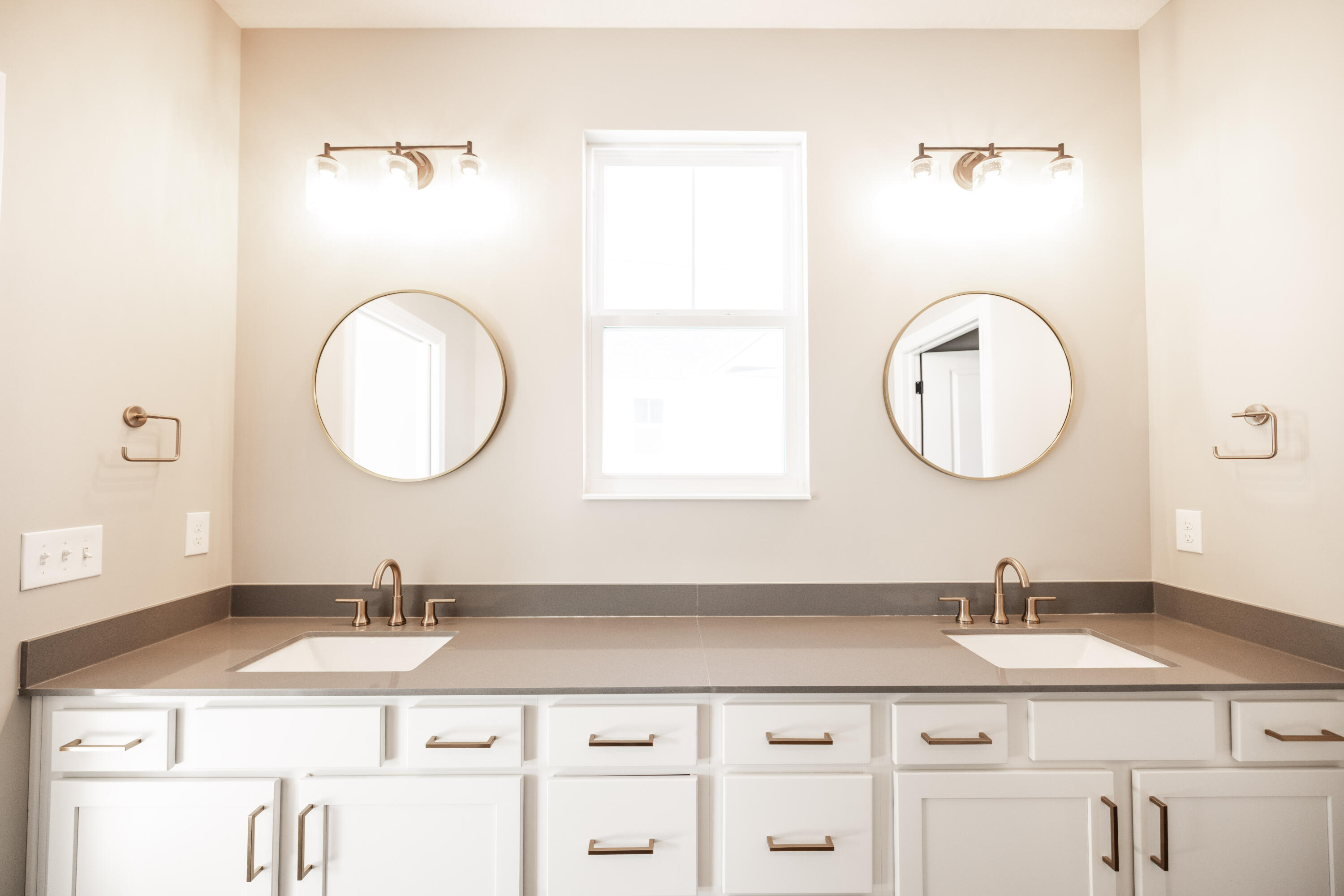 1507 Kingsgate Road, Springfield, Ohio 45502