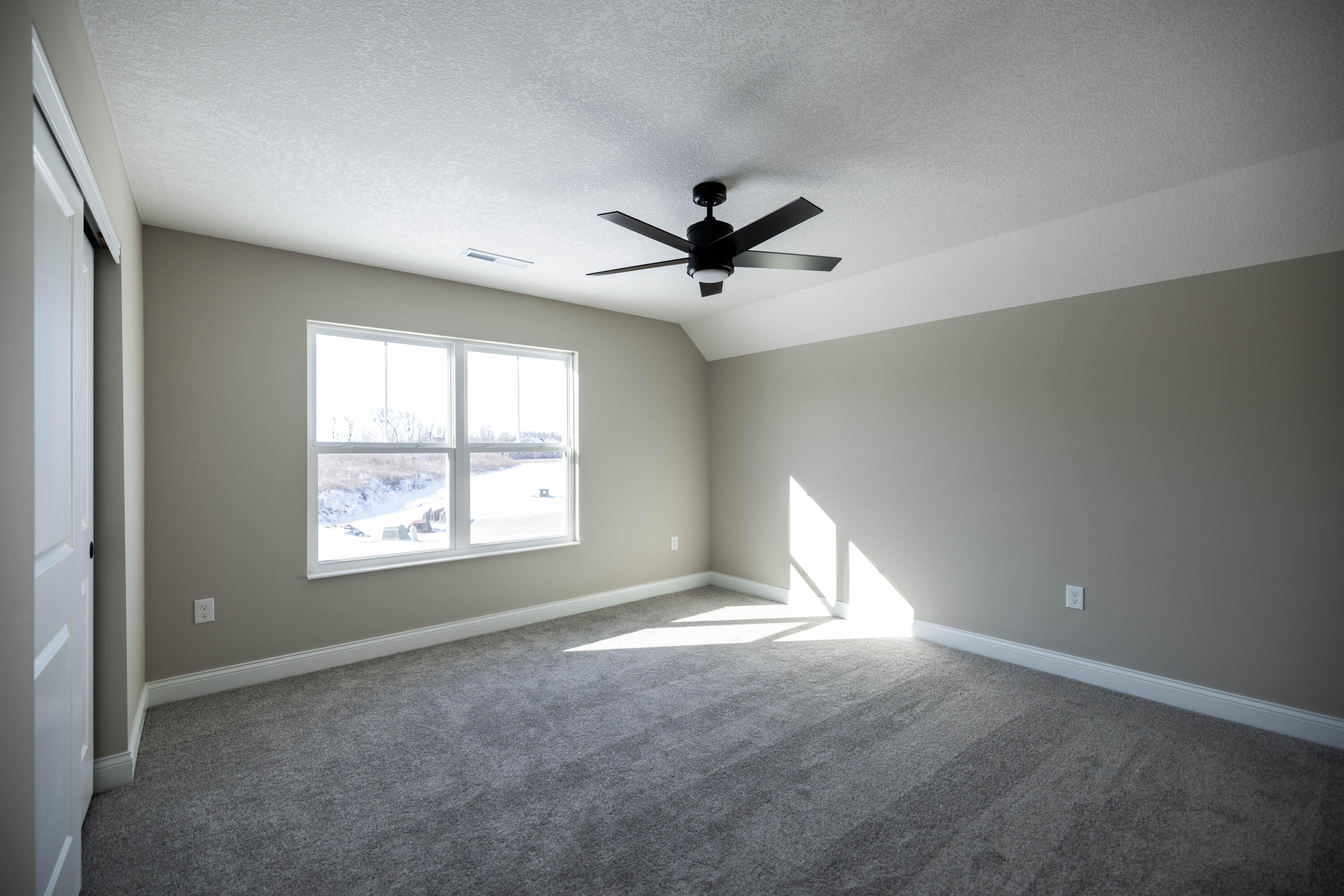 1509 Kingsgate Road, Springfield, Ohio 45502