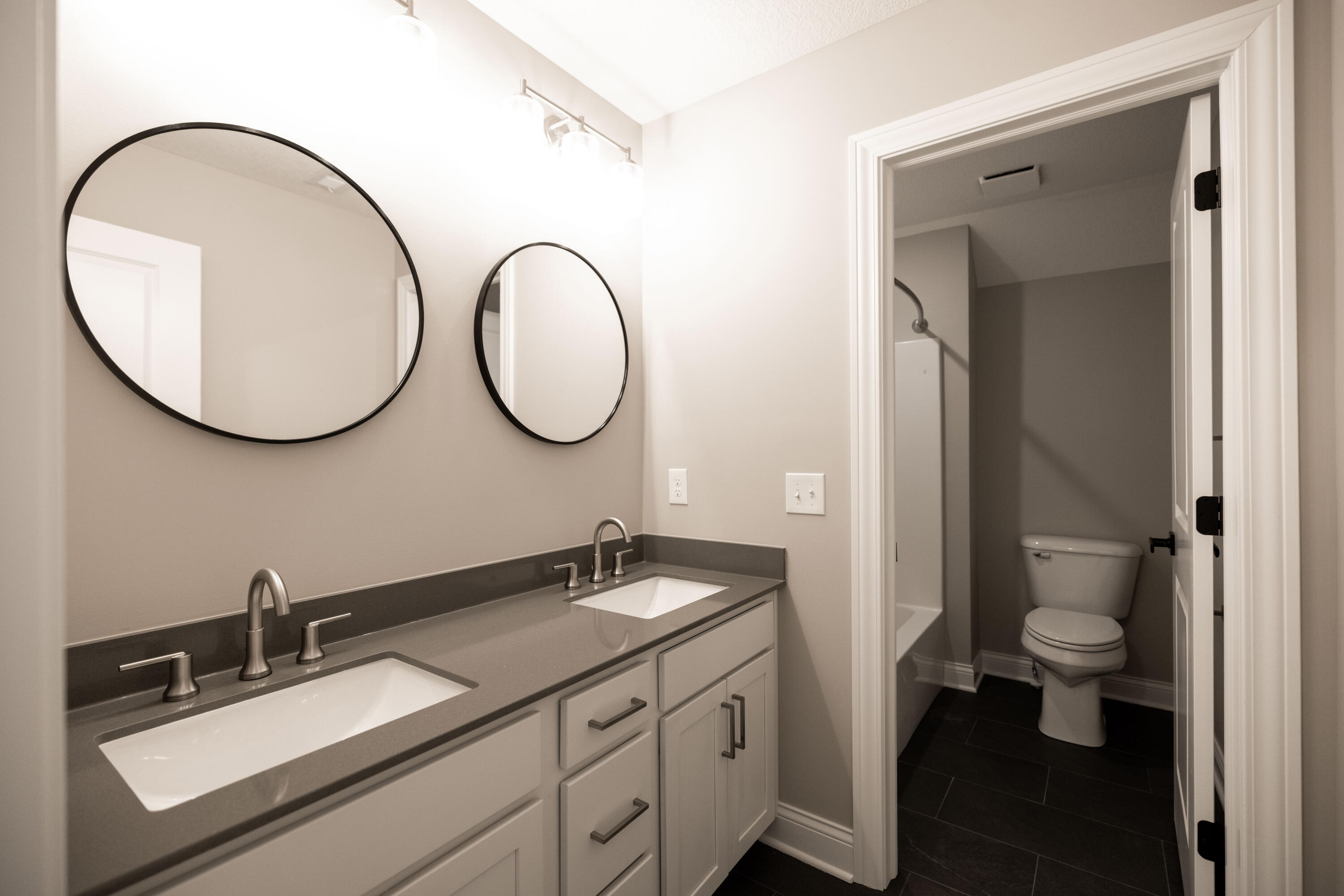 1509 Kingsgate Road, Springfield, Ohio 45502