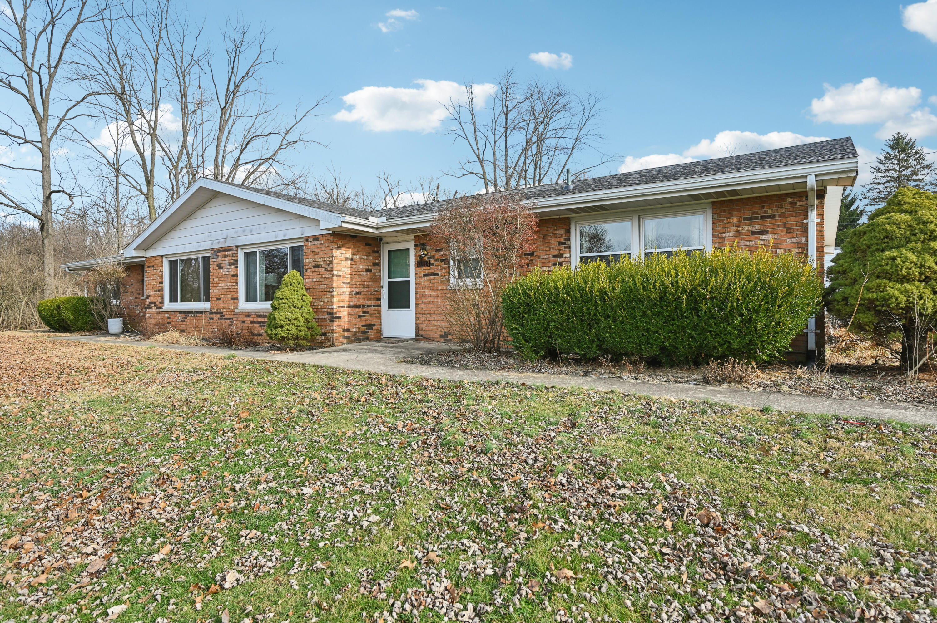 2076-2078 Stowe Drive, Springfield, Ohio 45505