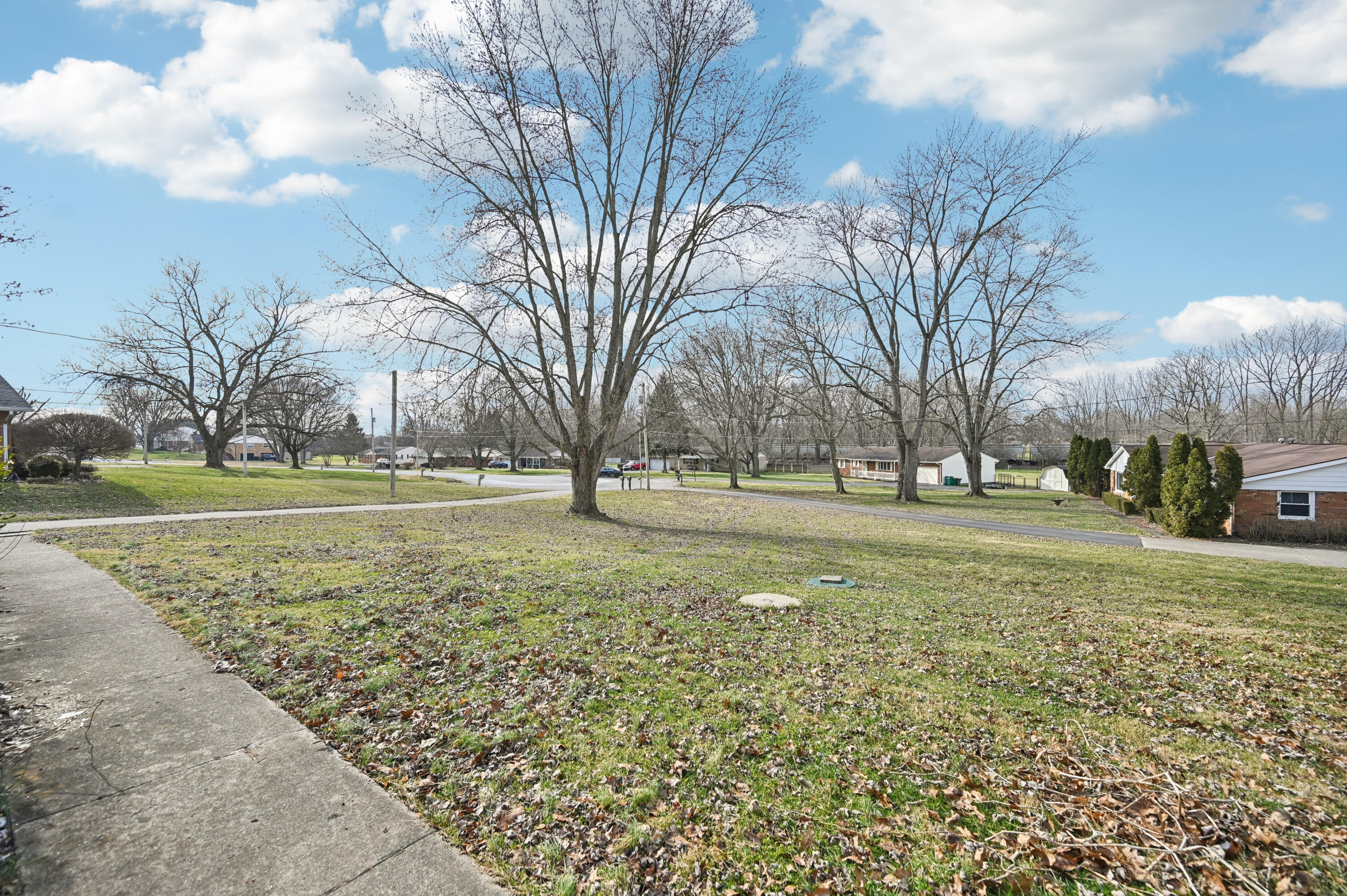 2076-2078 Stowe Drive, Springfield, Ohio 45505