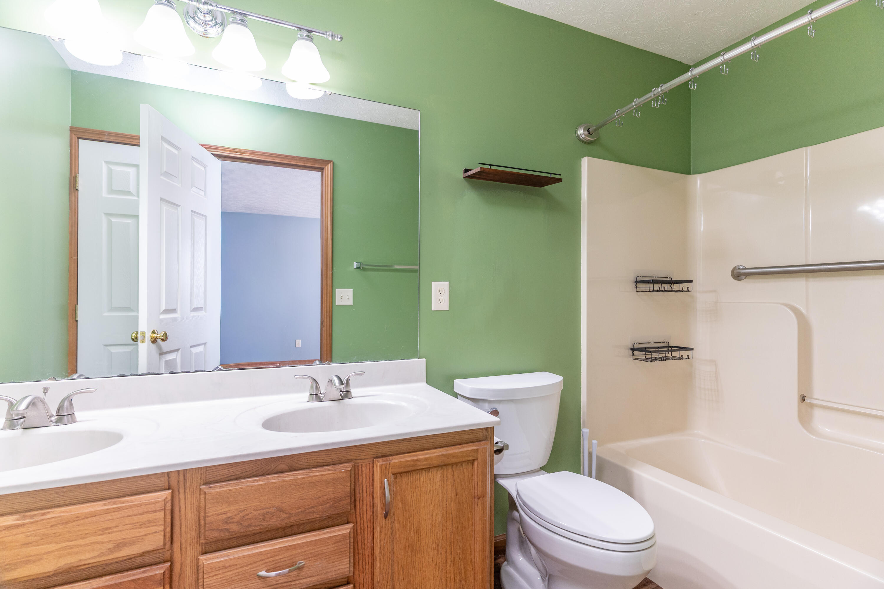 813 Caribou Court, Piqua, Ohio 45356