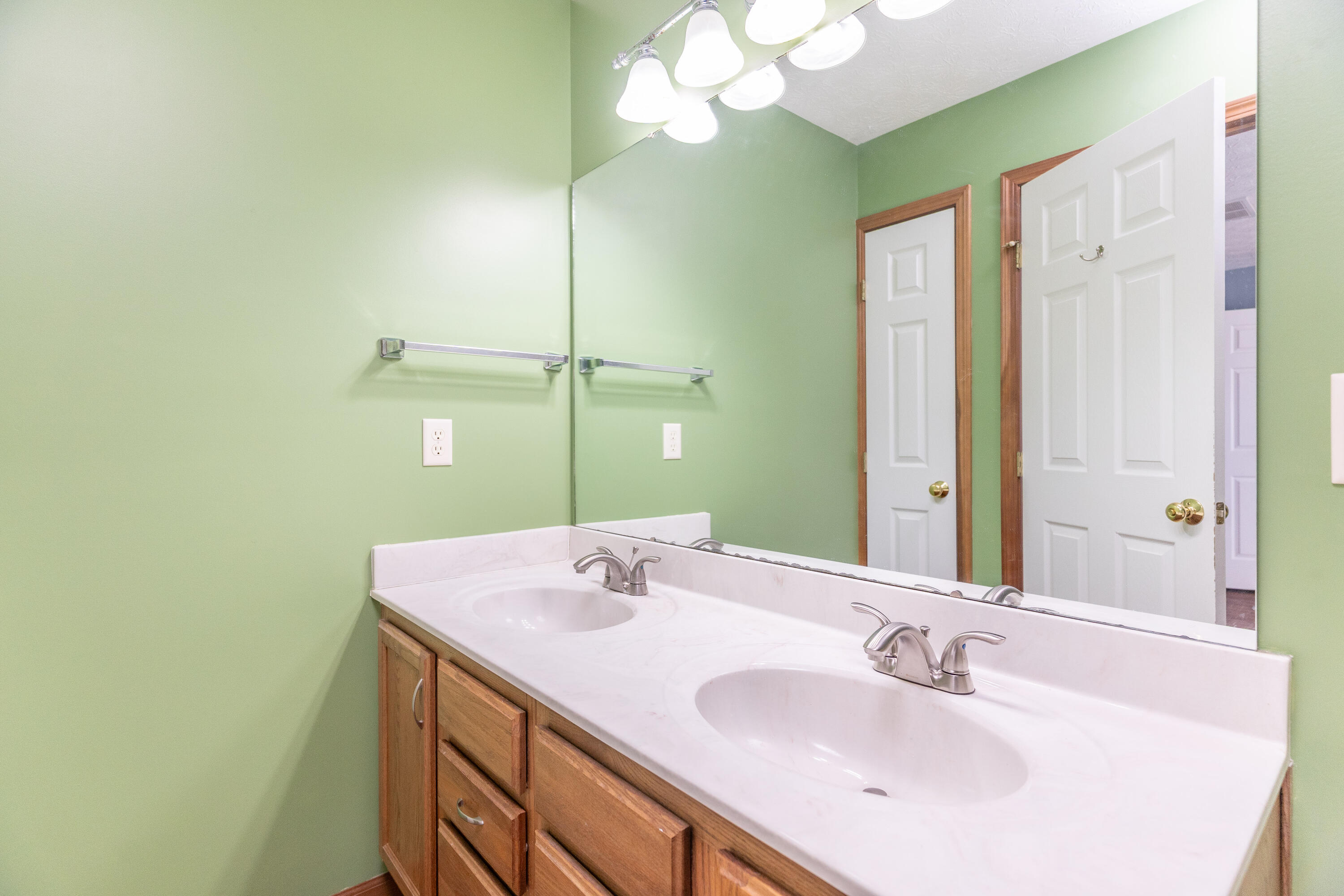 813 Caribou Court, Piqua, Ohio 45356