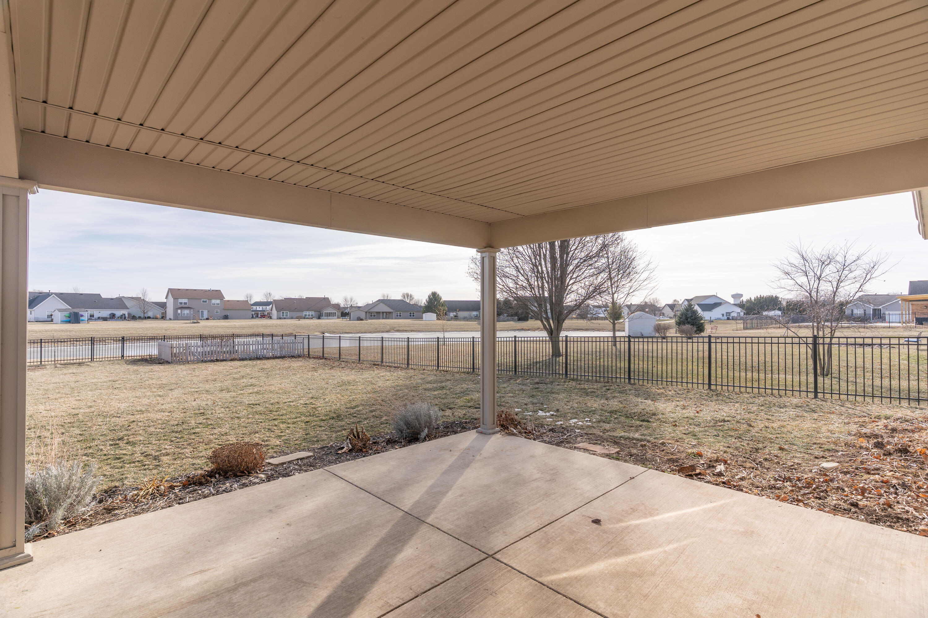 813 Caribou Court, Piqua, Ohio 45356