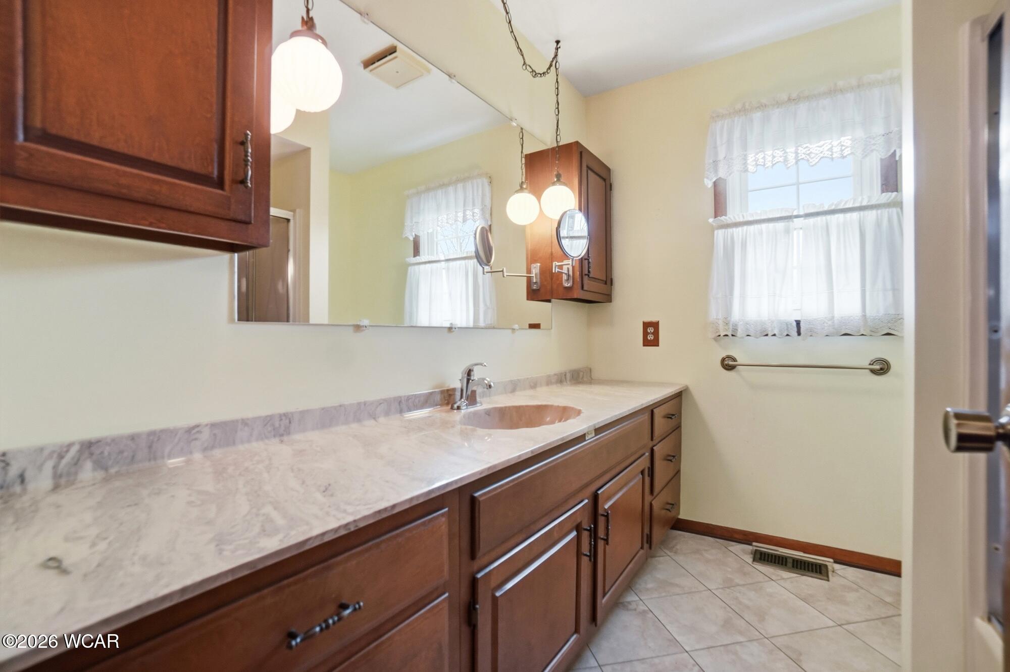 918 Carnation Drive, Wapakoneta, Ohio