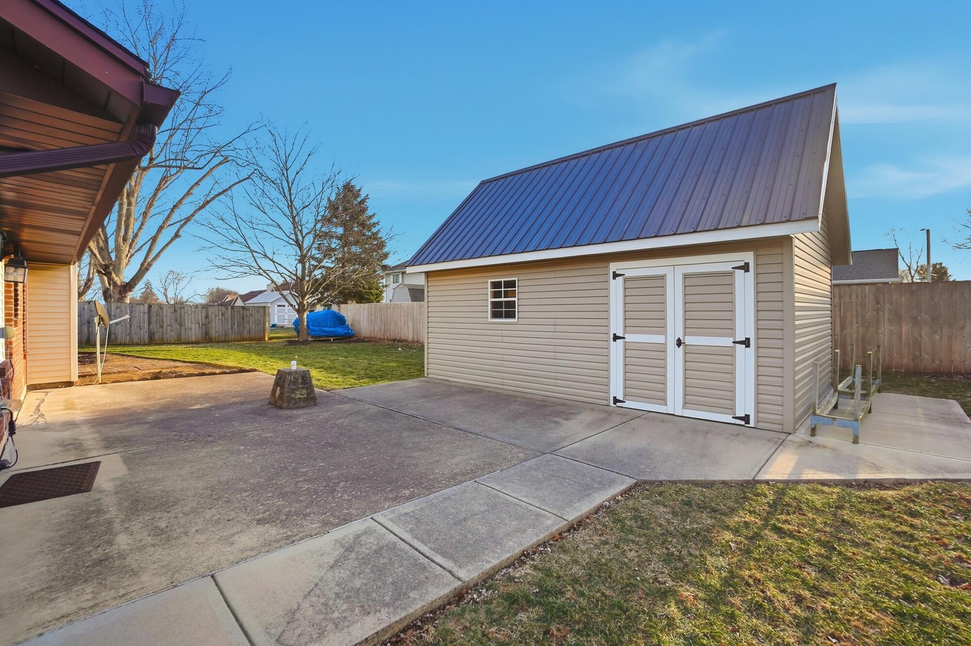 1210 Charleston Court, Troy, Ohio 45373