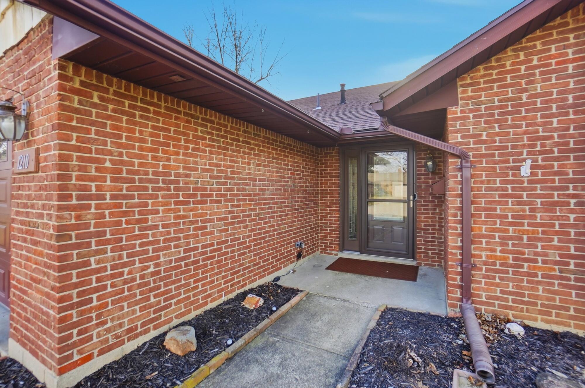 1210 Charleston Court, Troy, Ohio 45373