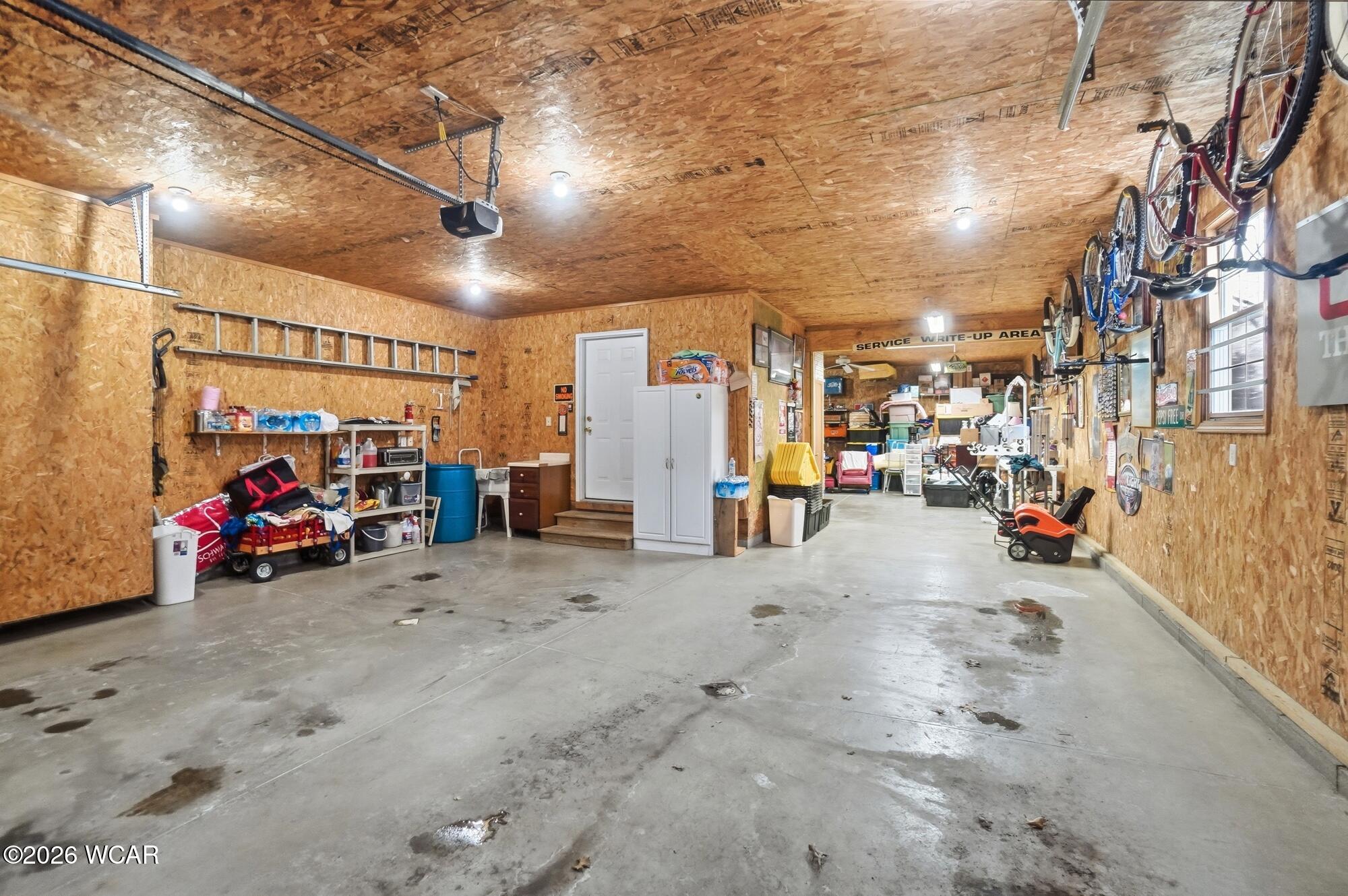 1515 Cessna Avenue, Lima, Ohio