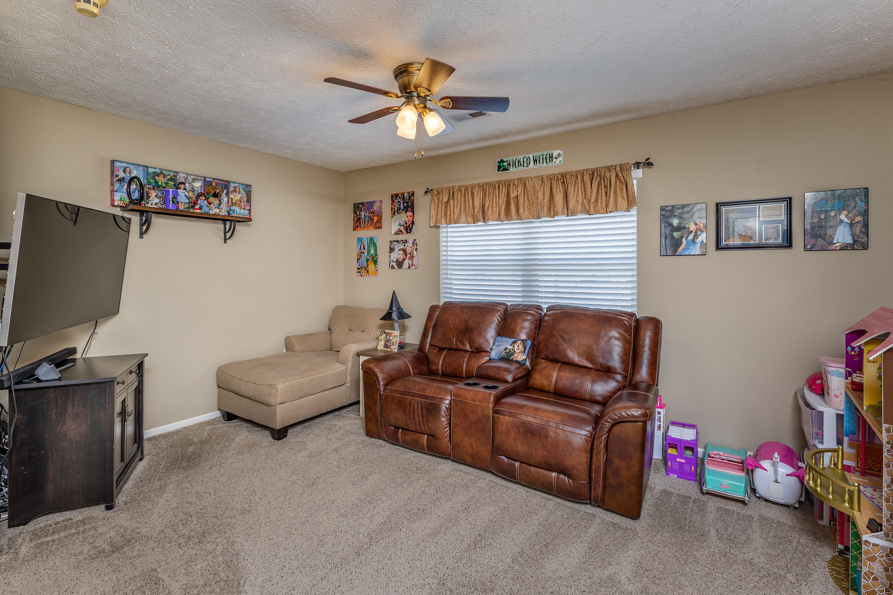 320 Sagebrush Drive, Englewood, Ohio 45322