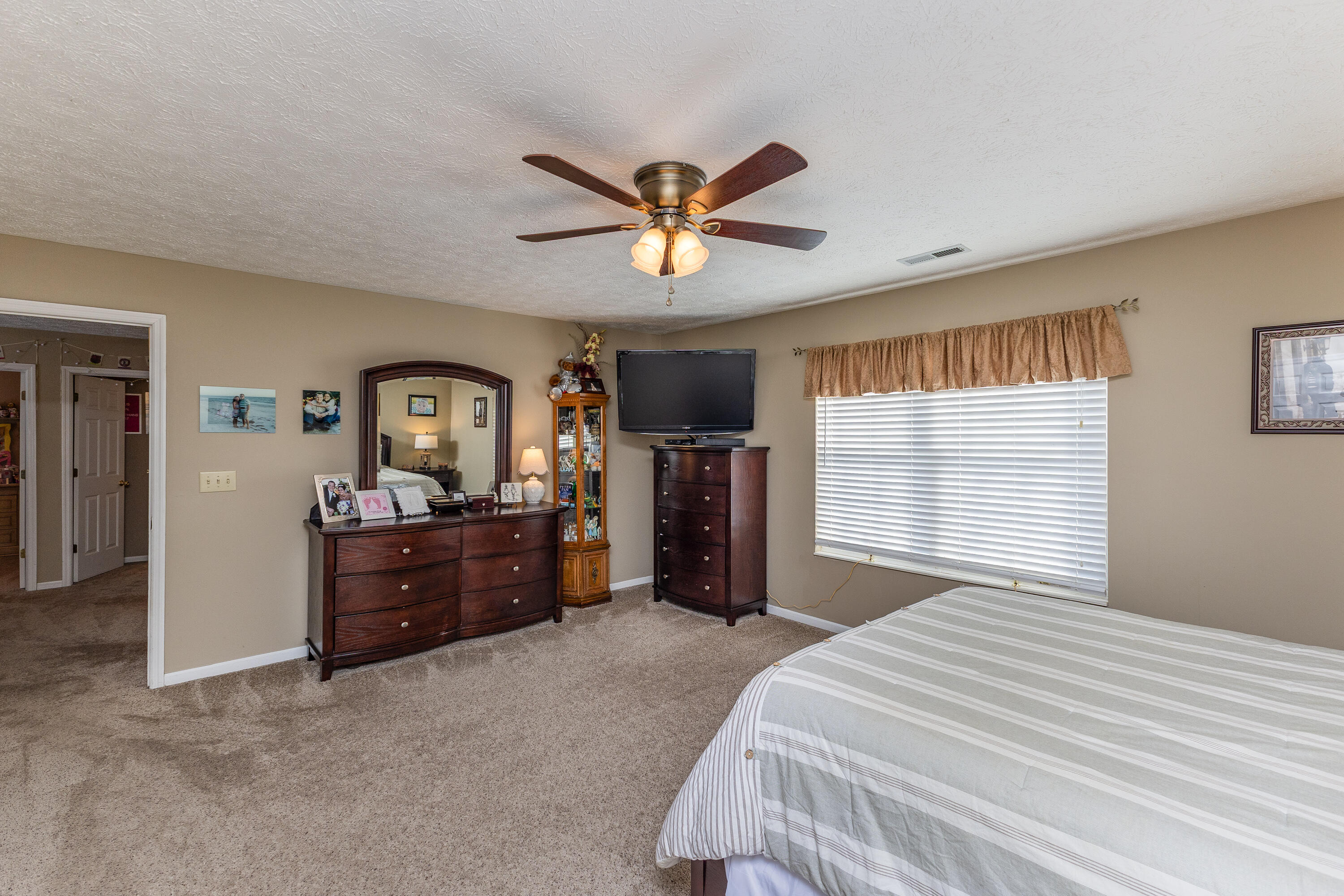 320 Sagebrush Drive, Englewood, Ohio 45322