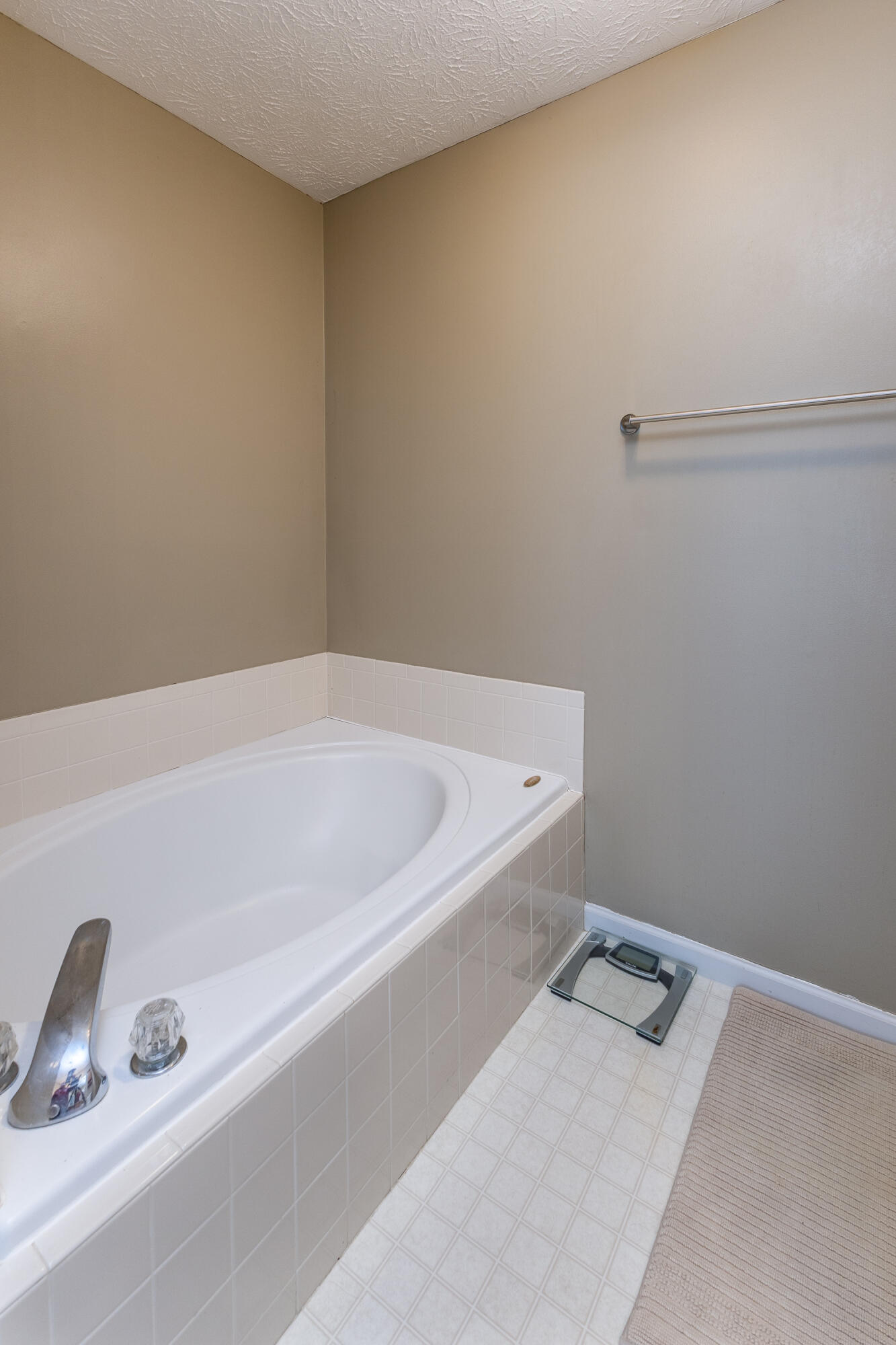 320 Sagebrush Drive, Englewood, Ohio 45322