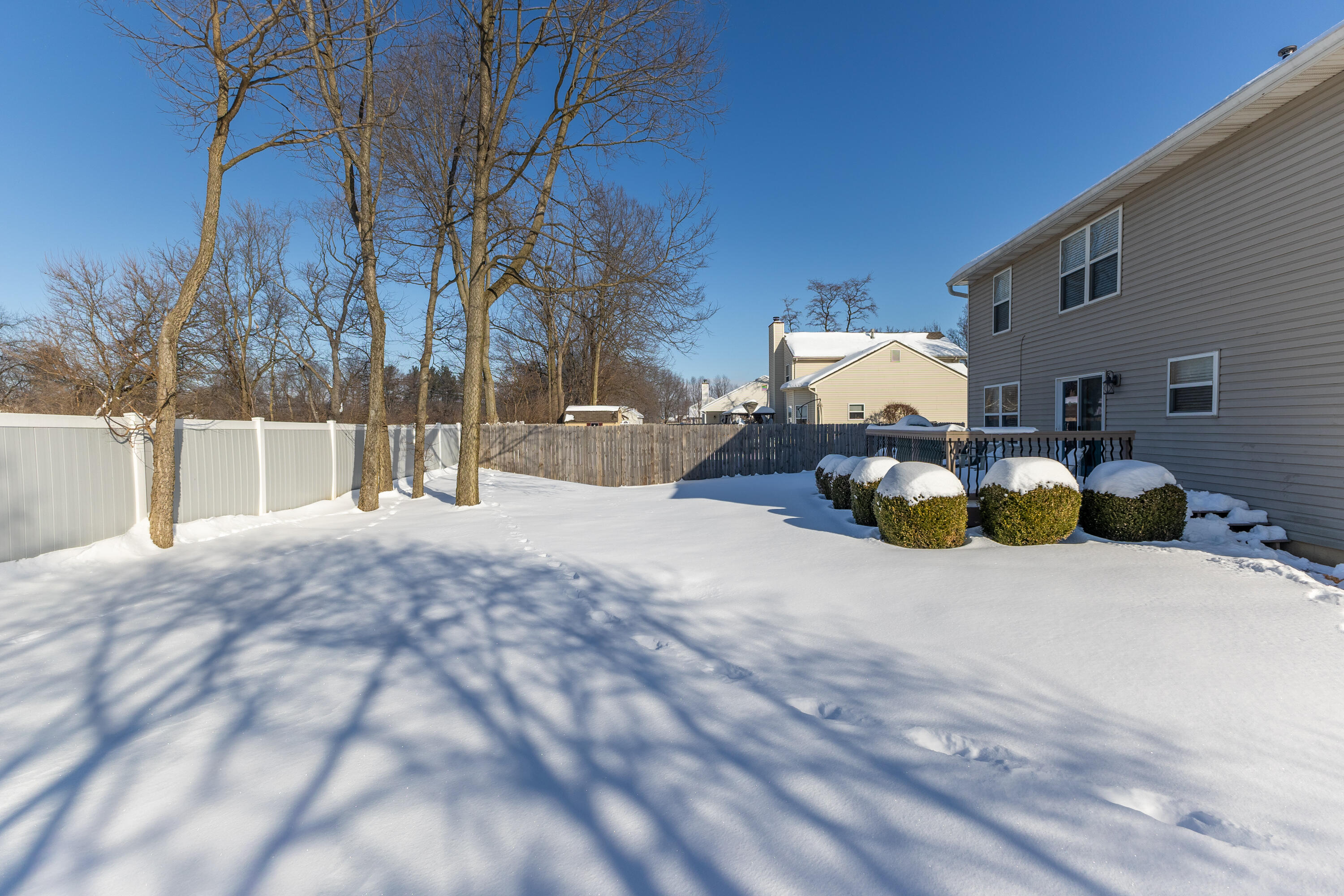 320 Sagebrush Drive, Englewood, Ohio 45322