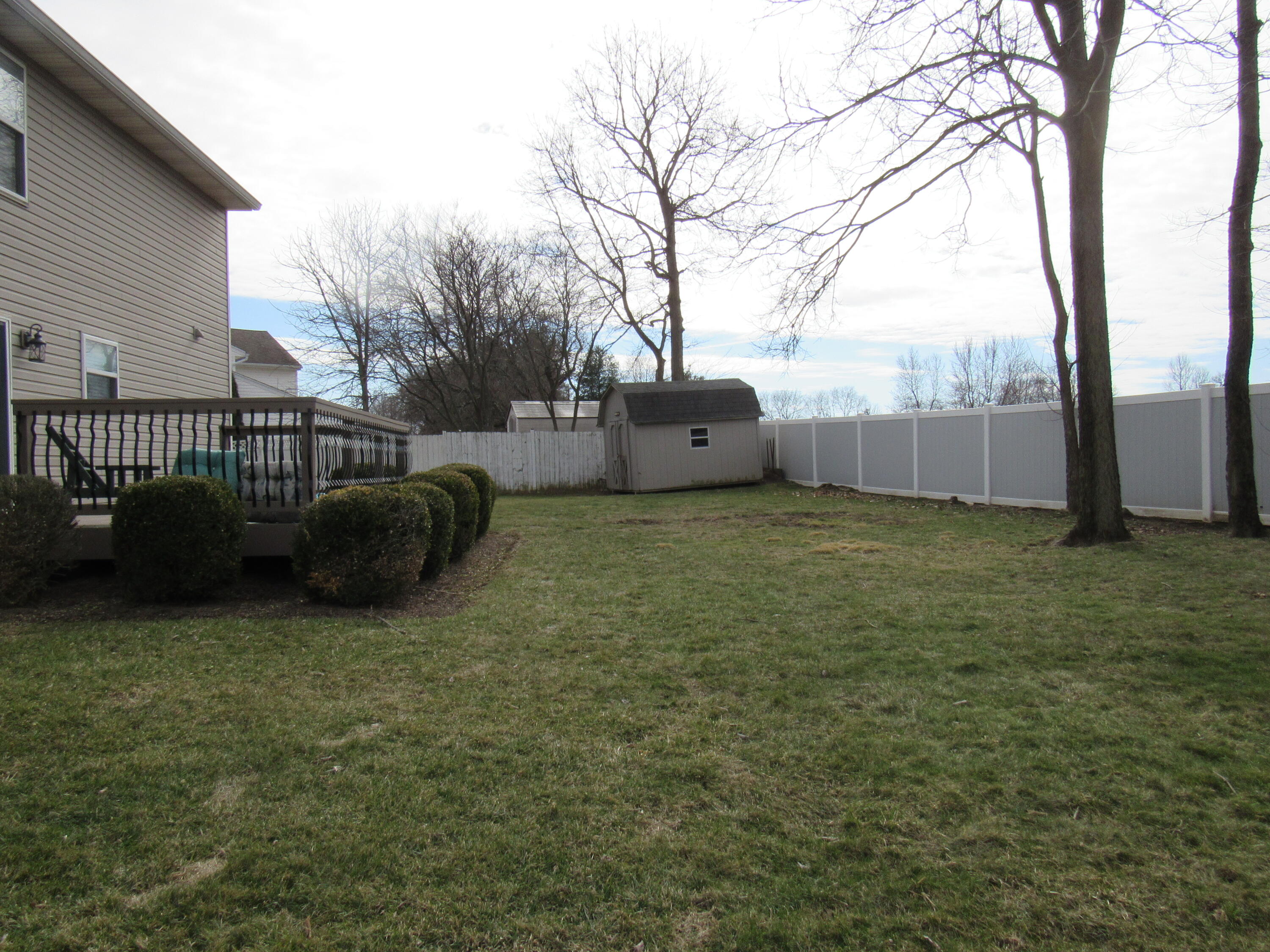 320 Sagebrush Drive, Englewood, Ohio 45322