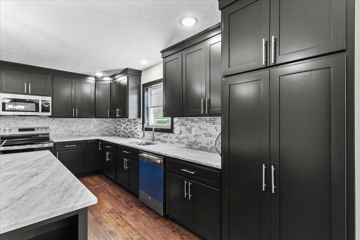 5061 Cox Road, North Lewisburg, Ohio 43060