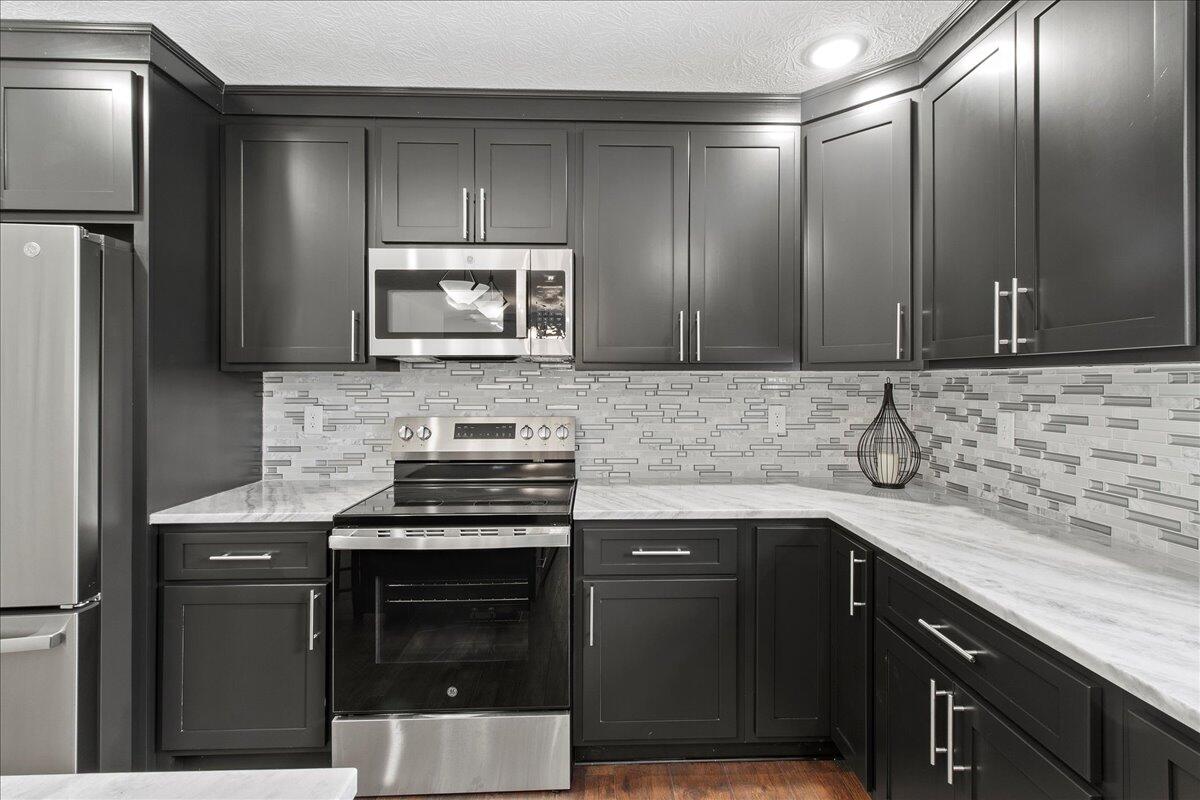 5061 Cox Road, North Lewisburg, Ohio 43060