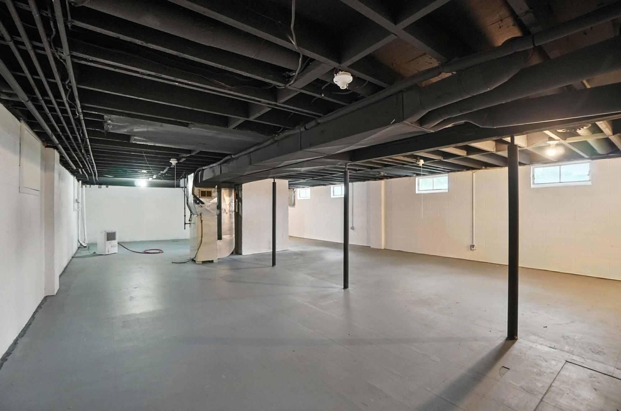 1709 Thomas Drive, Springfield, Ohio 45503