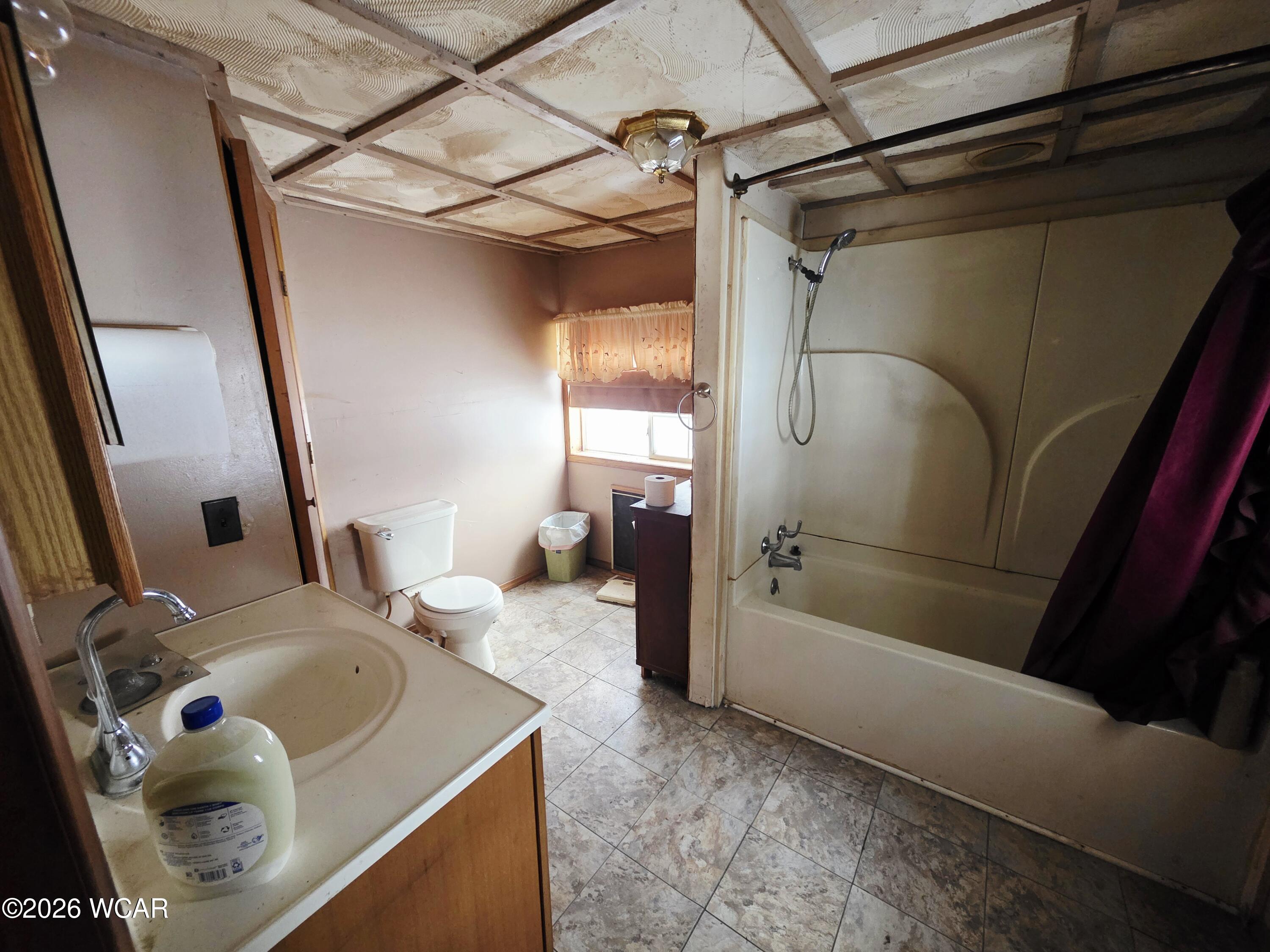 1669 County Road 92, Alger, Ohio