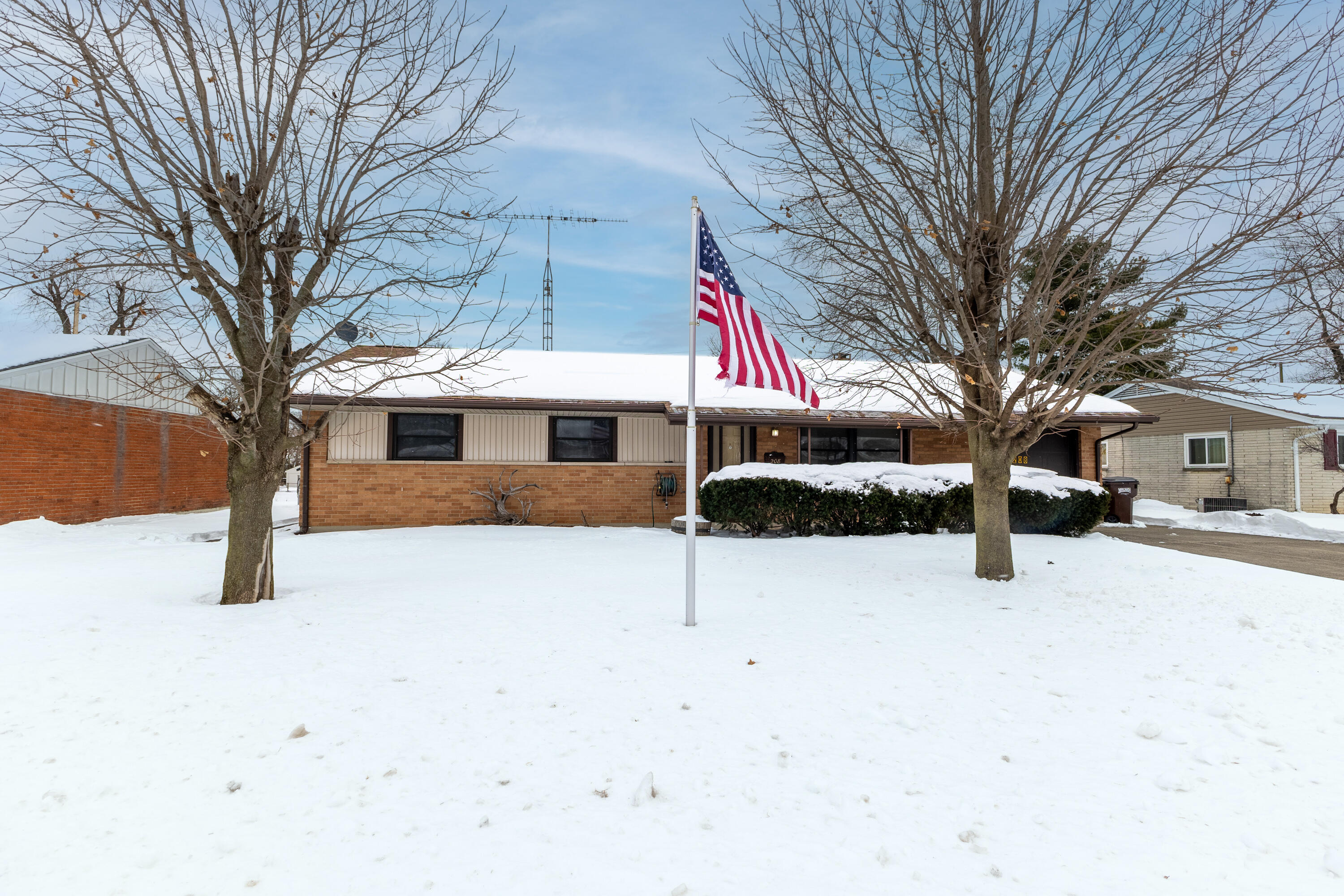 208 Shaw Road, Englewood, Ohio 45322