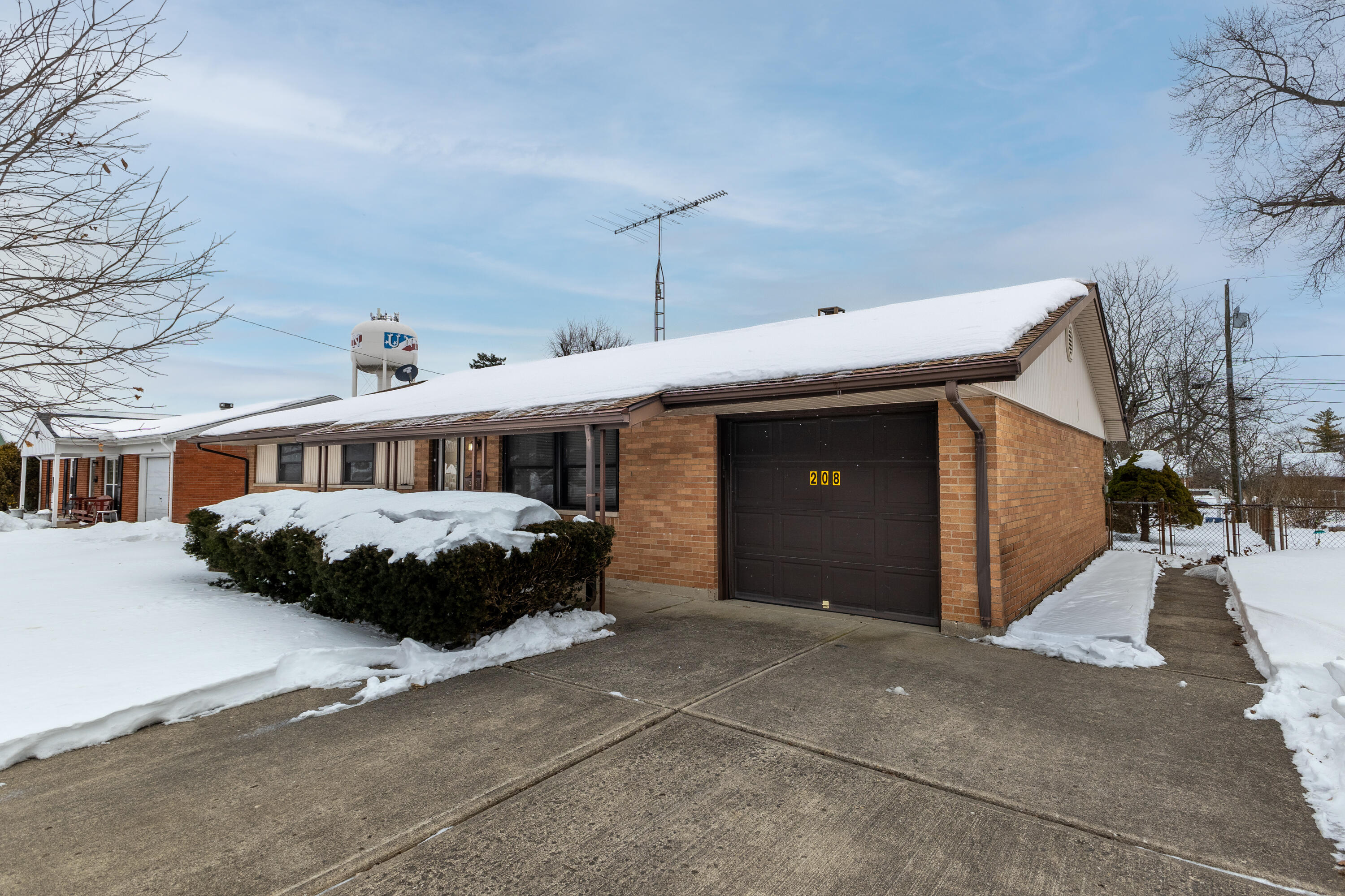 208 Shaw Road, Englewood, Ohio 45322