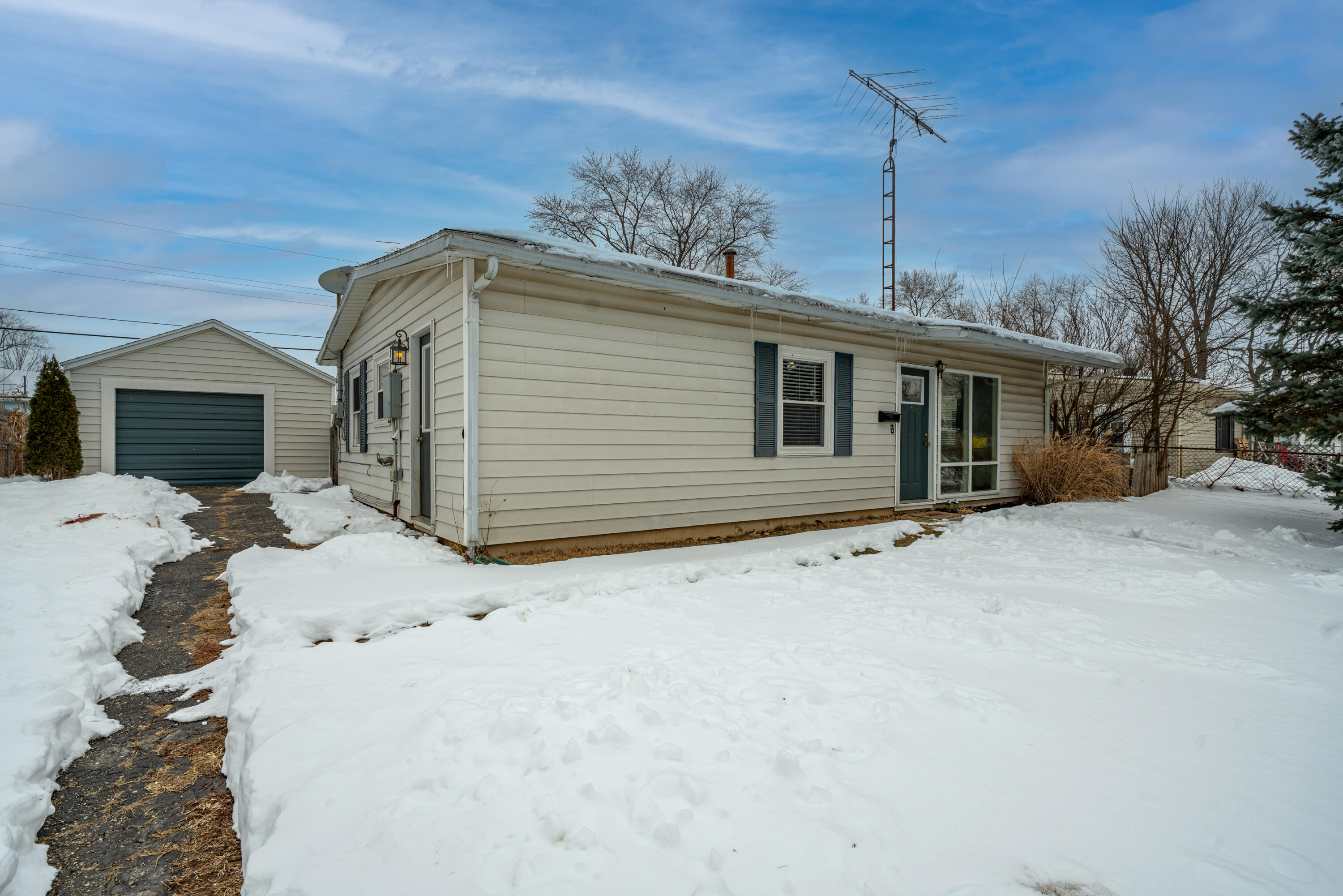 227 Rawson Drive, New Carlisle, Ohio 45344