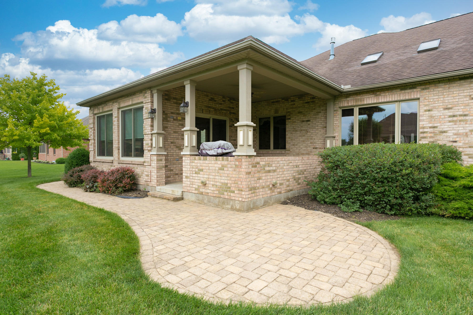 2659 Stonebridge Drive, Troy, Ohio 45373