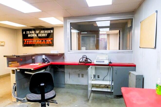 2555 Dorr Street, Toledo, Ohio 43606