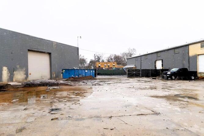 2555 Dorr Street, Toledo, Ohio 43606