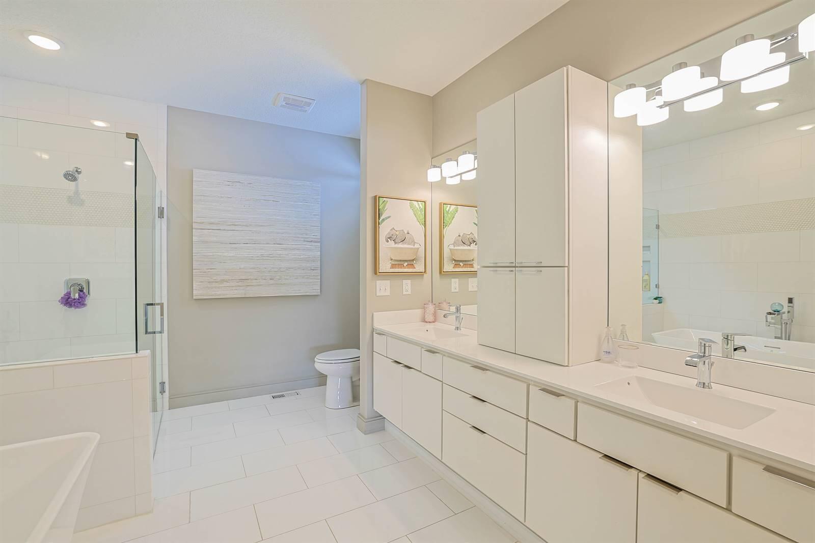 802 Pebble Place, Tipp City, Ohio 45371