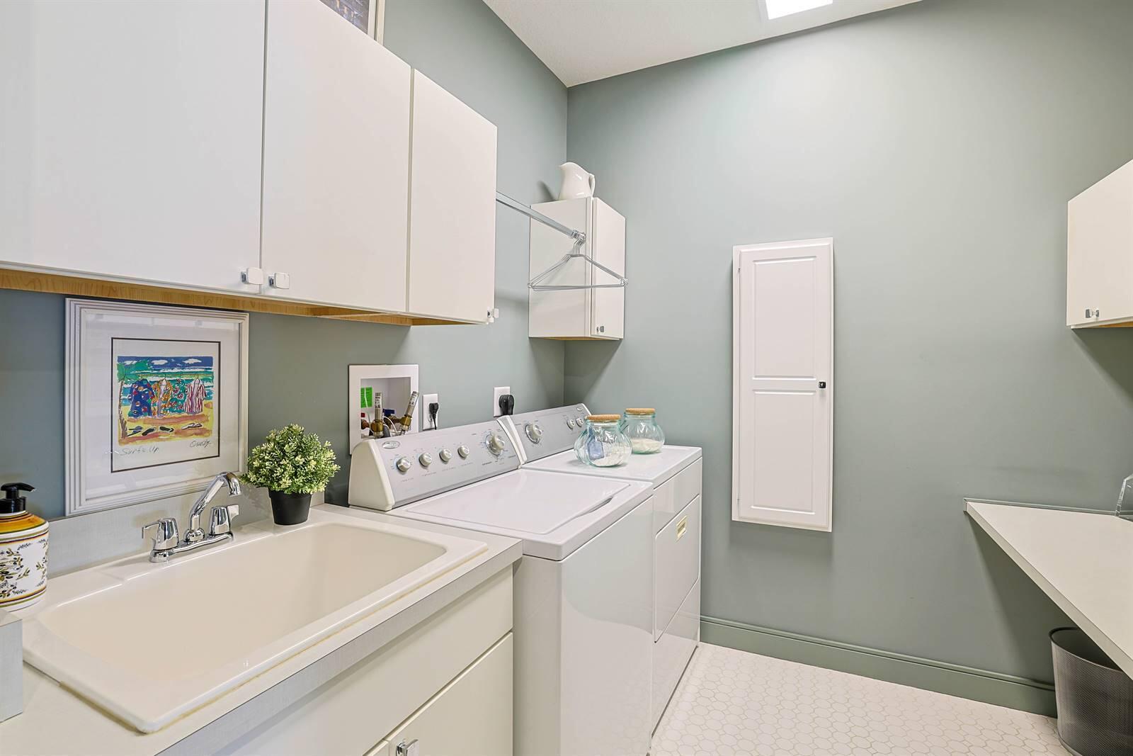 802 Pebble Place, Tipp City, Ohio 45371