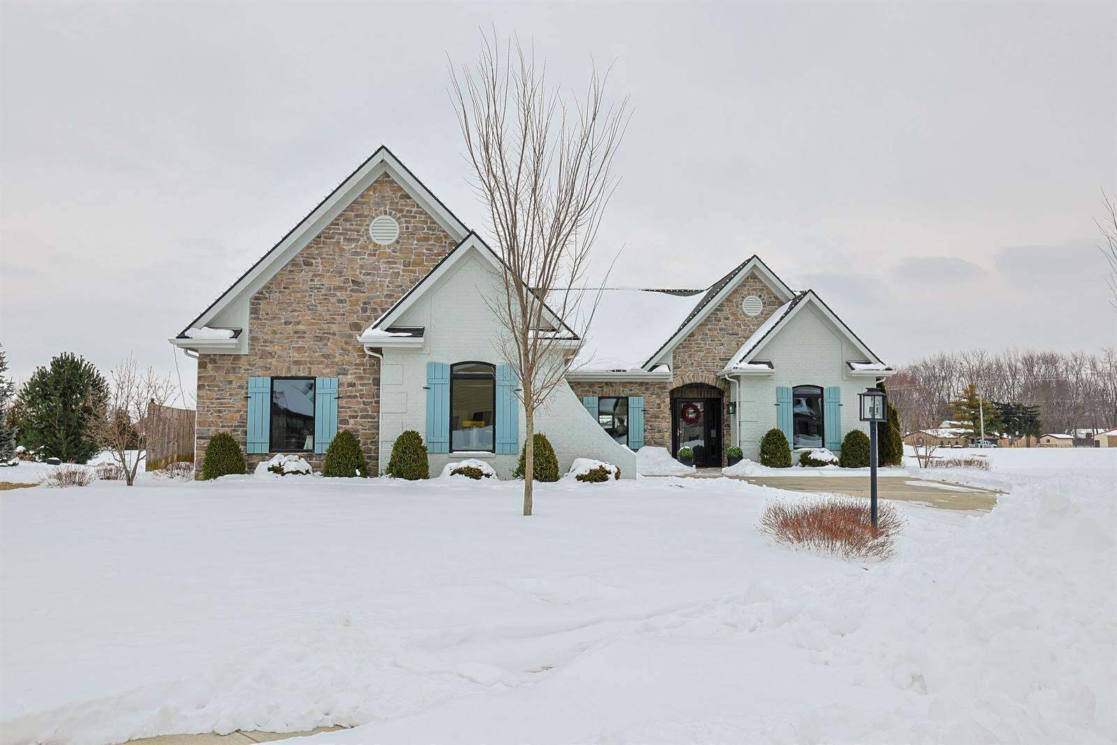 802 Pebble Place, Tipp City, Ohio 45371