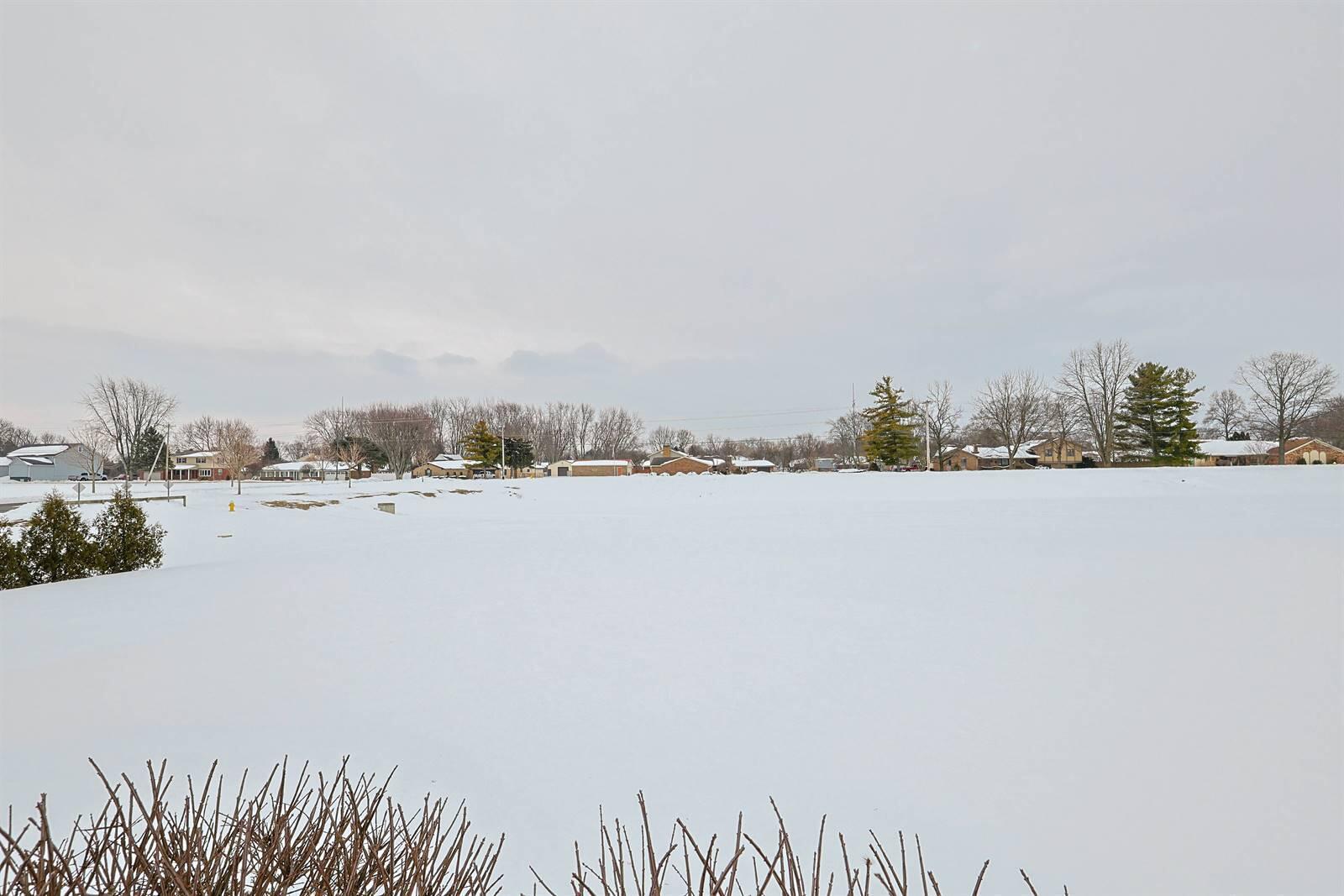 802 Pebble Place, Tipp City, Ohio 45371