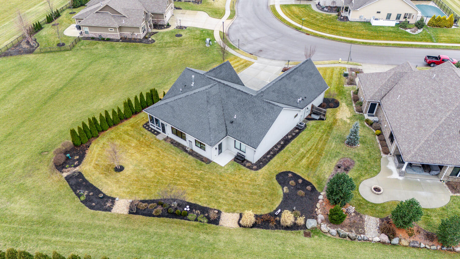 802 Pebble Place, Tipp City, Ohio 45371