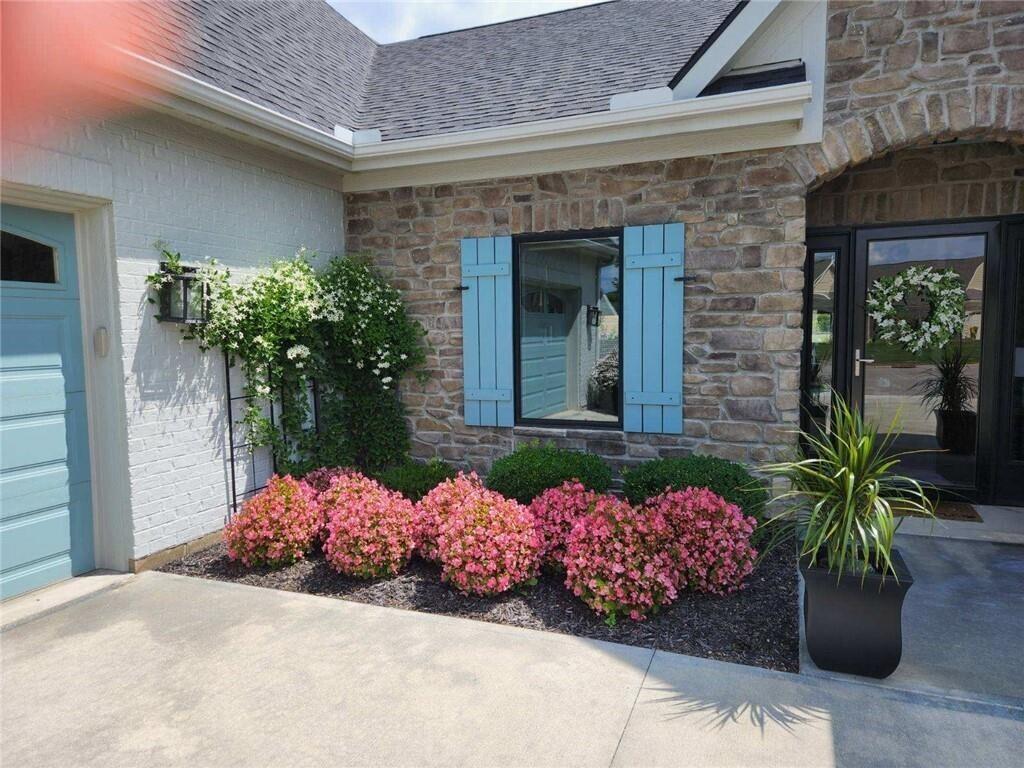 802 Pebble Place, Tipp City, Ohio 45371