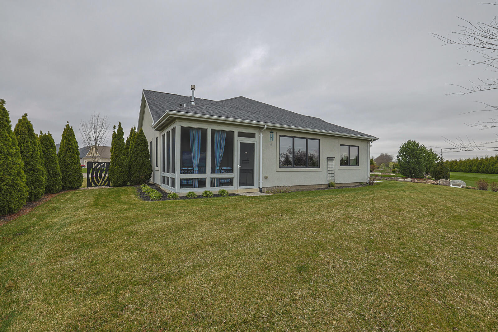 802 Pebble Place, Tipp City, Ohio 45371