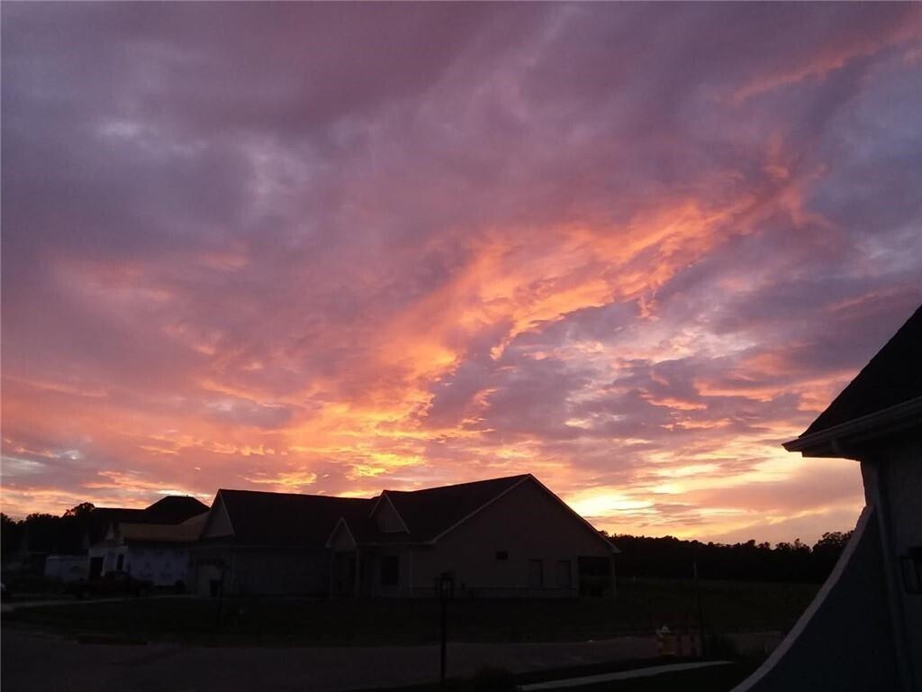 802 Pebble Place, Tipp City, Ohio 45371