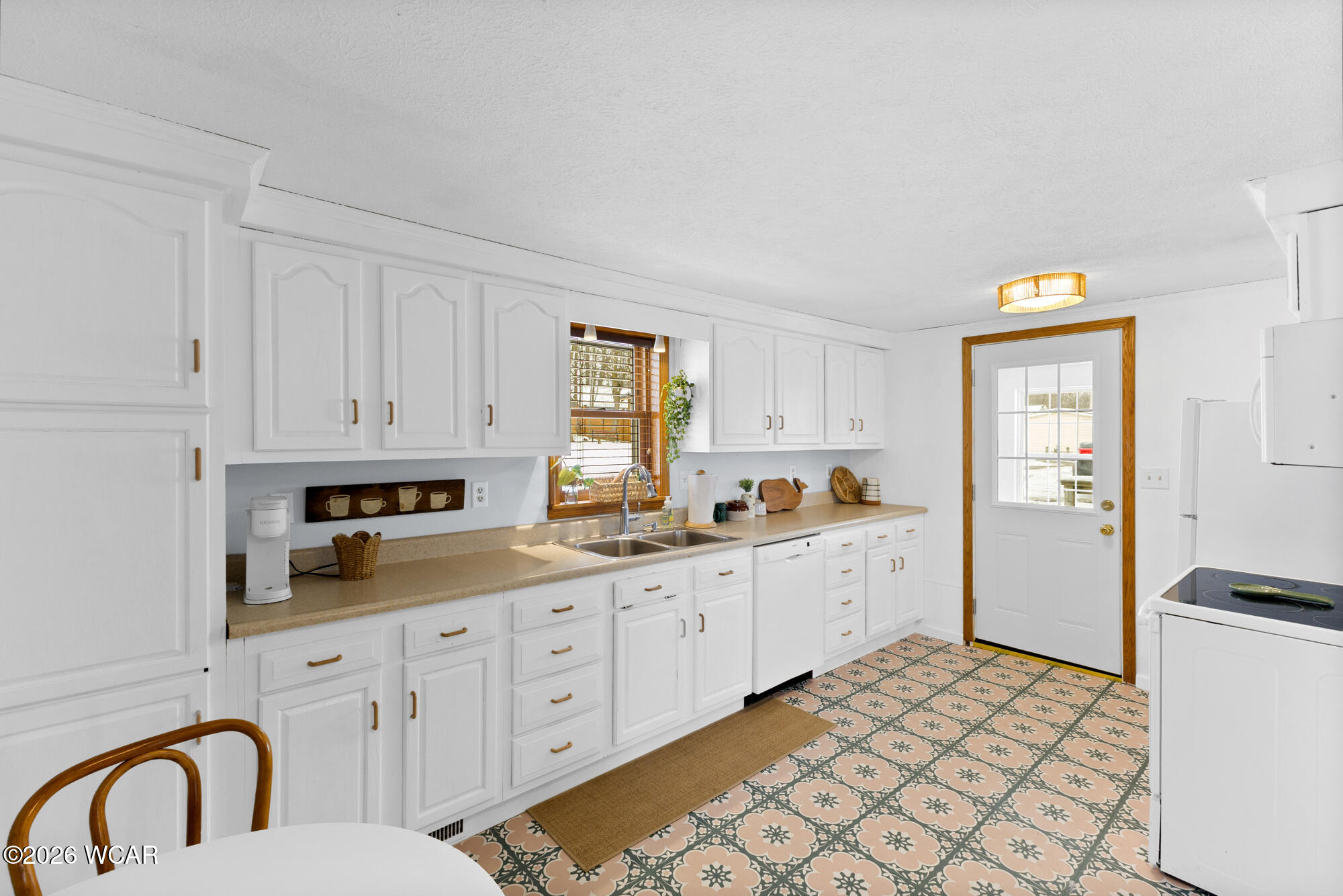 14221 Lakewood Avenue, Lakeview, Ohio