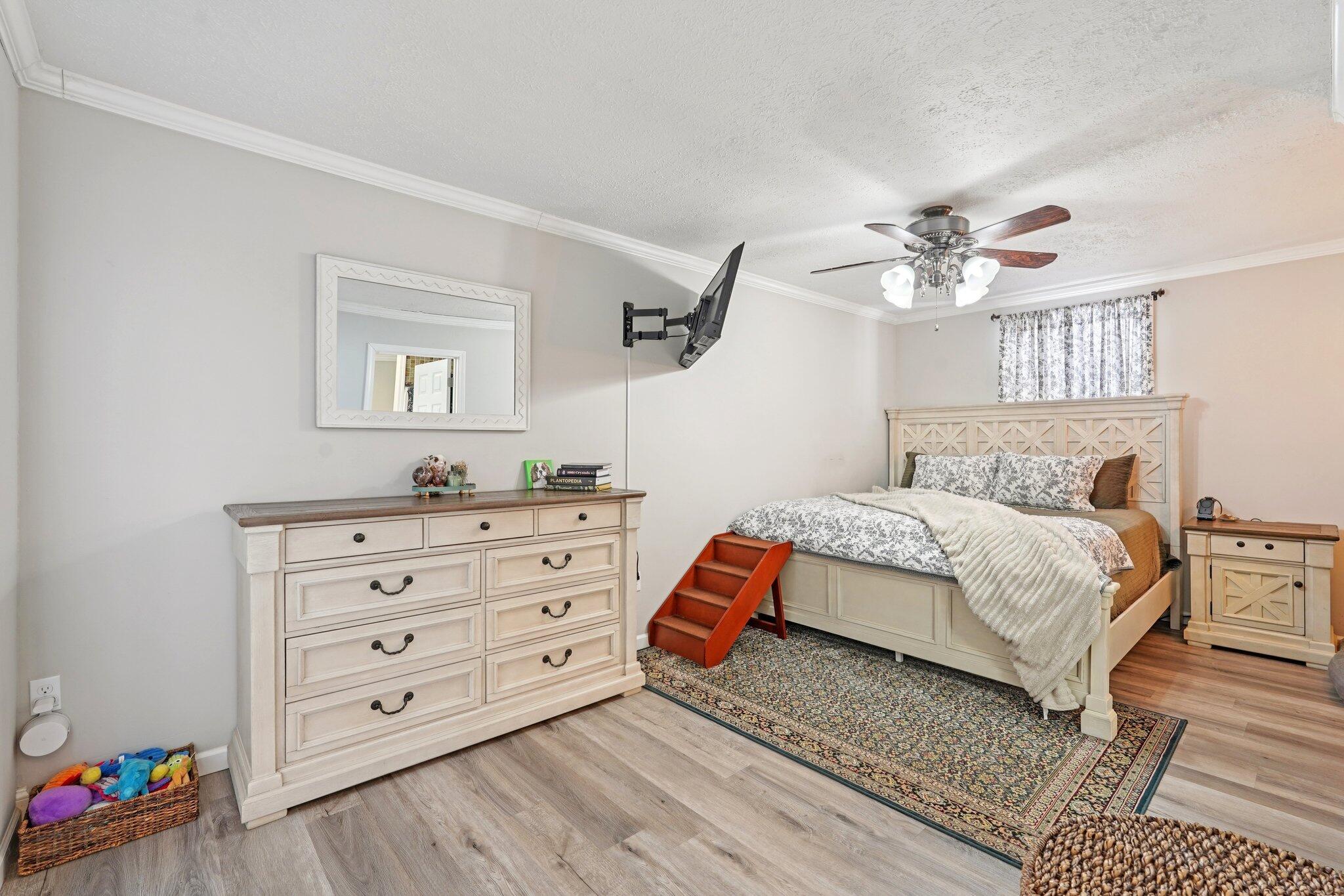 235 Oak Street, London, Ohio 43140