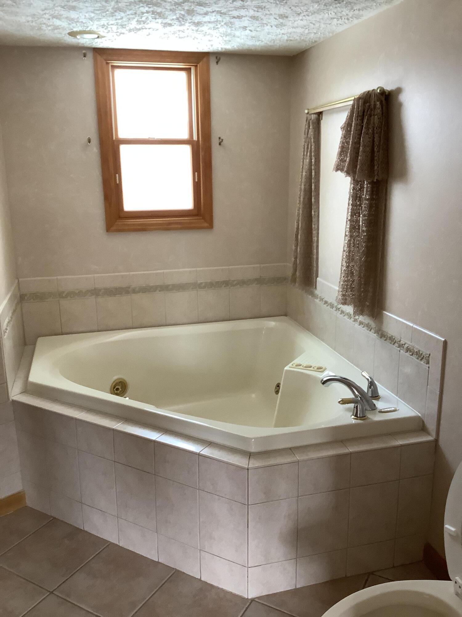 4180 Briarwood Drive, Urbana, Ohio 43078