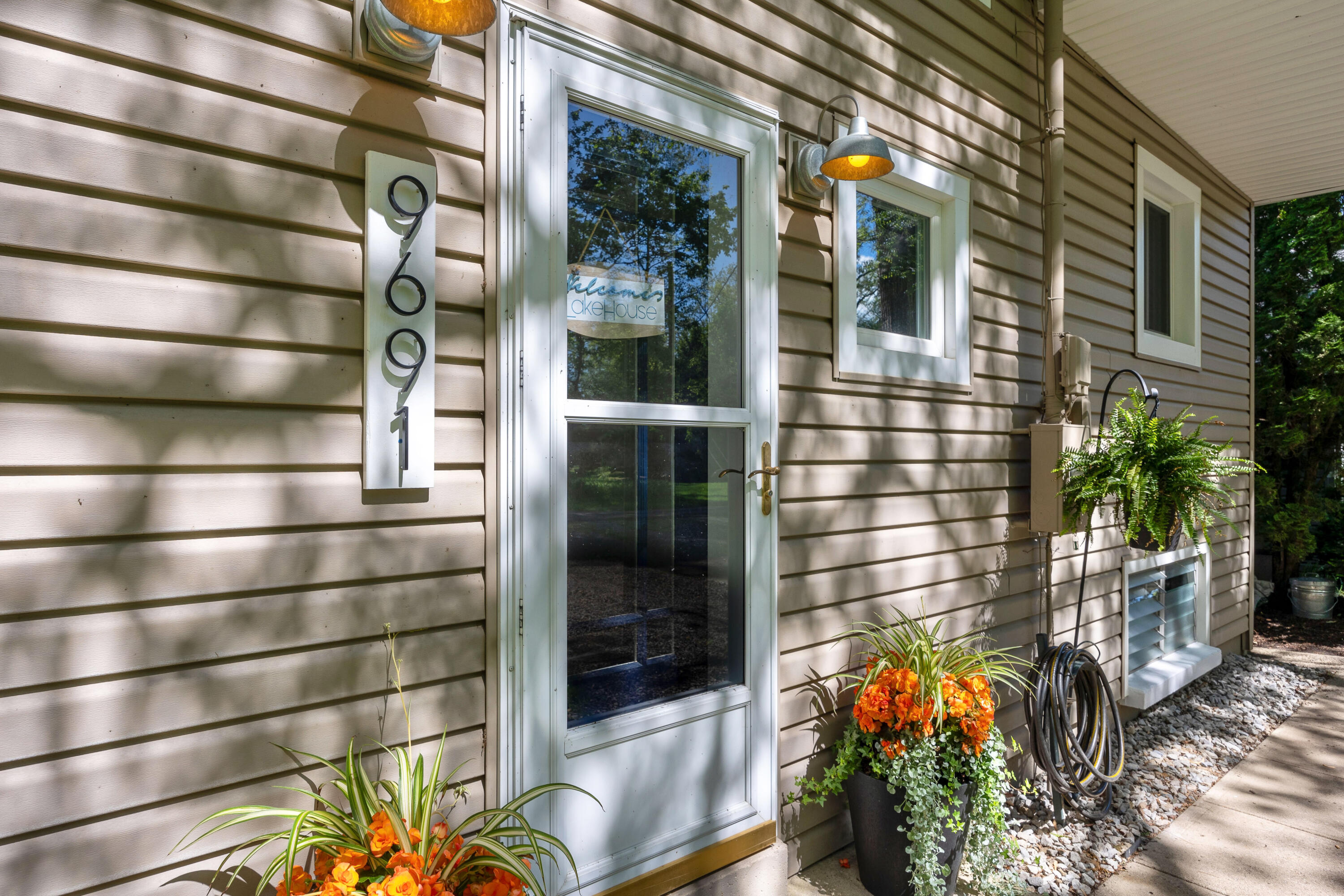 9691 Lake Breeze Drive, Belle Center, Ohio 43310