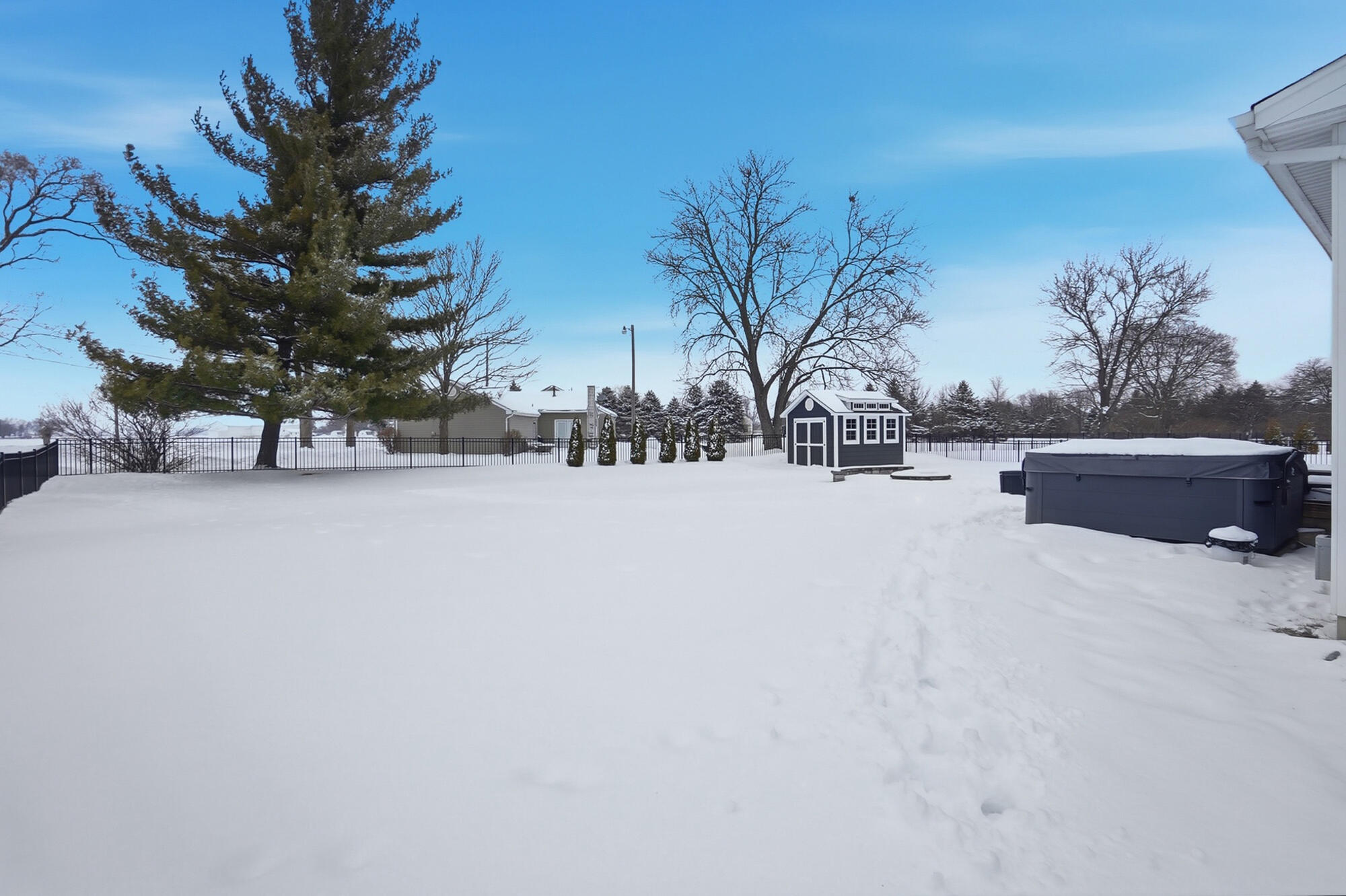 1137 Red Maple Drive, Troy, Ohio 45373